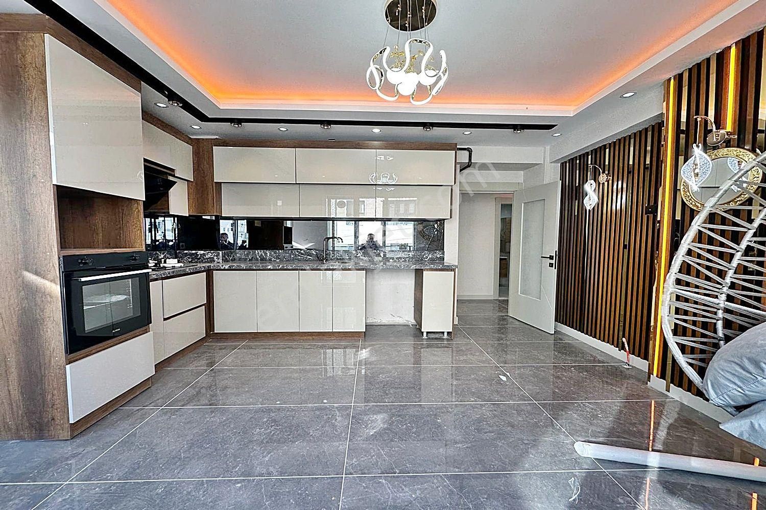 Karakaya'da Şık Tasarım & Prestijli Yapısı İle Lüks 3+1 Daire!!! - Görsel 2