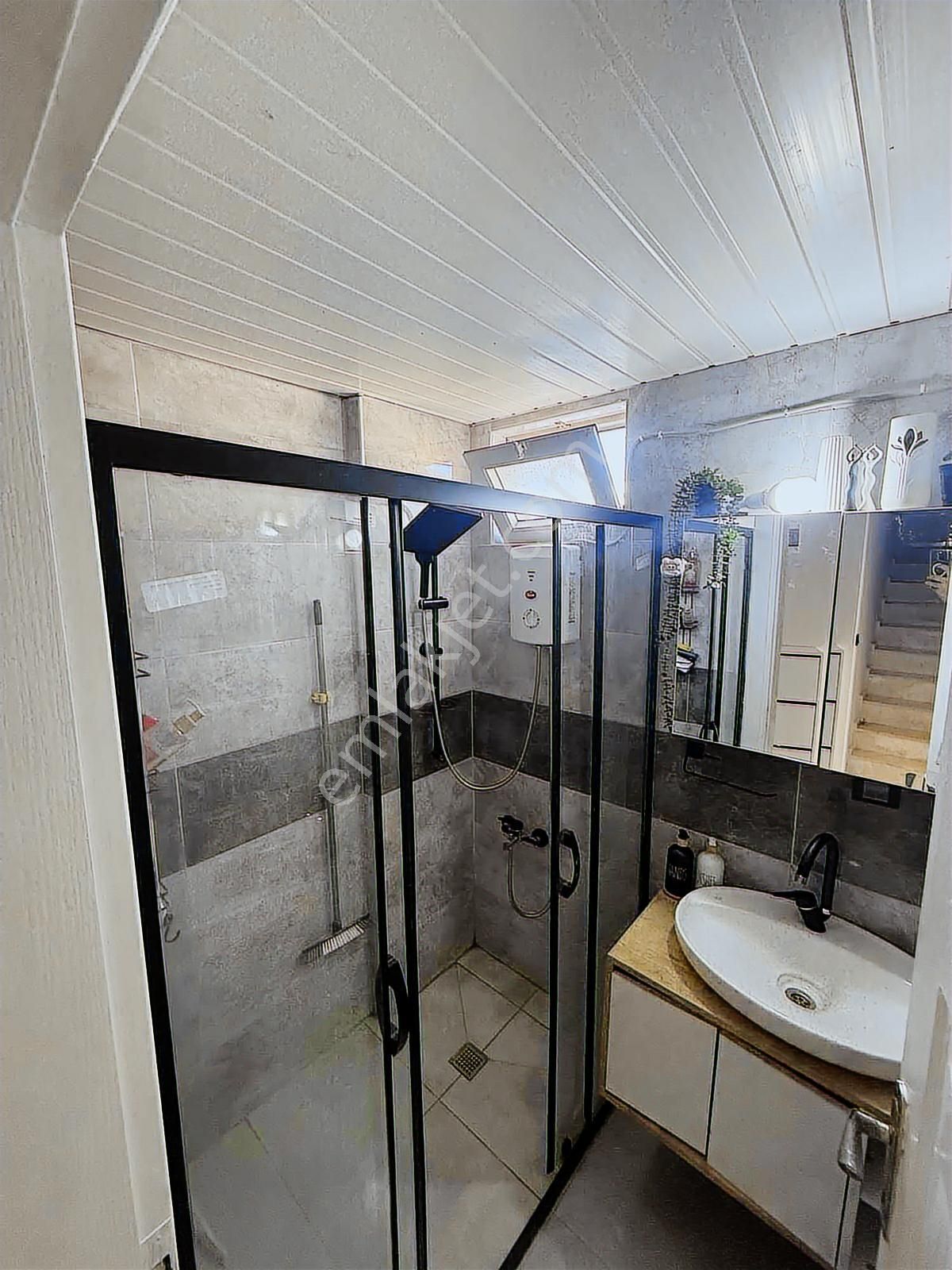 Kafeler Caddesi'ne Yakın Konumda Satılık 2+1 Dubleks Daire - Görsel 3