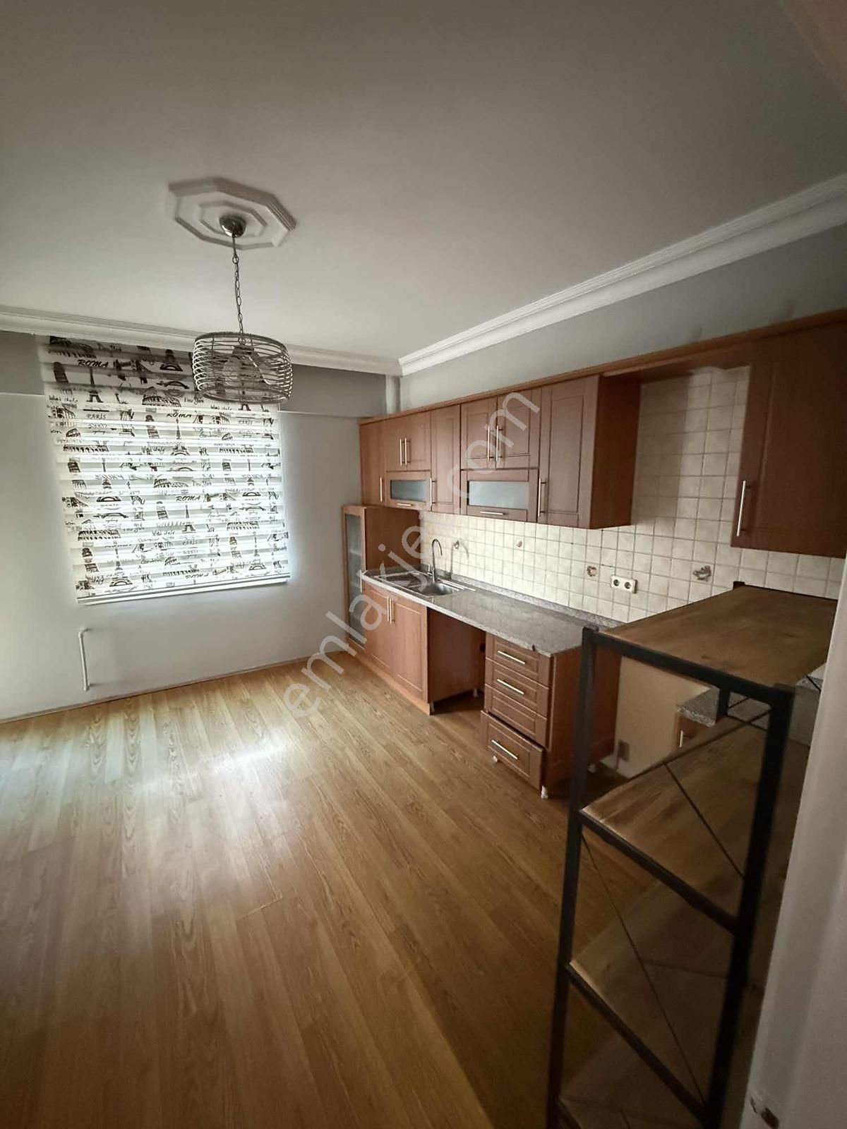 Uncalı Merkezi Konumda Havuzlu Sitede Kiralık 3+1 Geniş Daire - Görsel 3