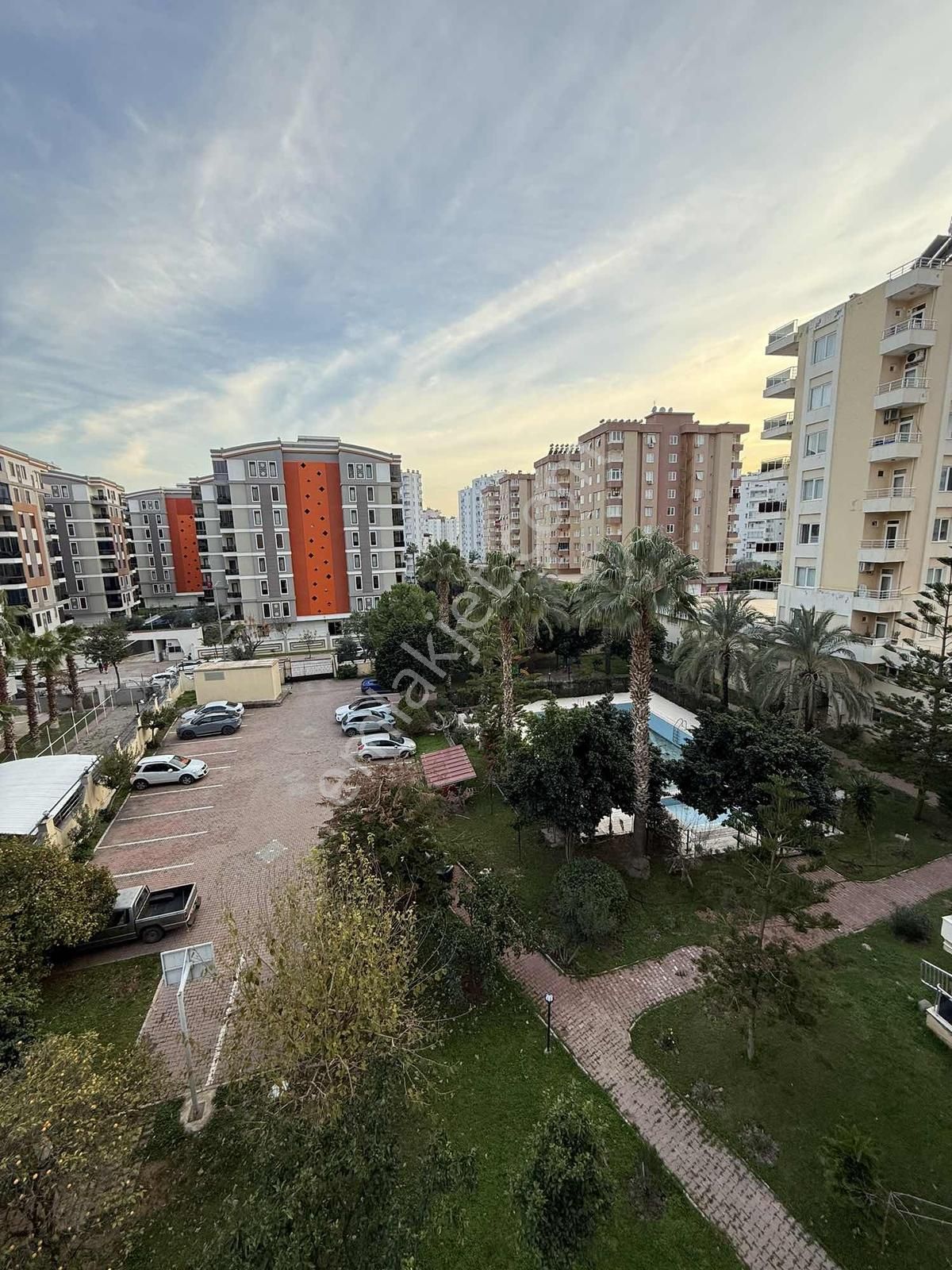 Uncalı Merkezi Konumda Havuzlu Sitede Kiralık 3+1 Geniş Daire - Görsel 8