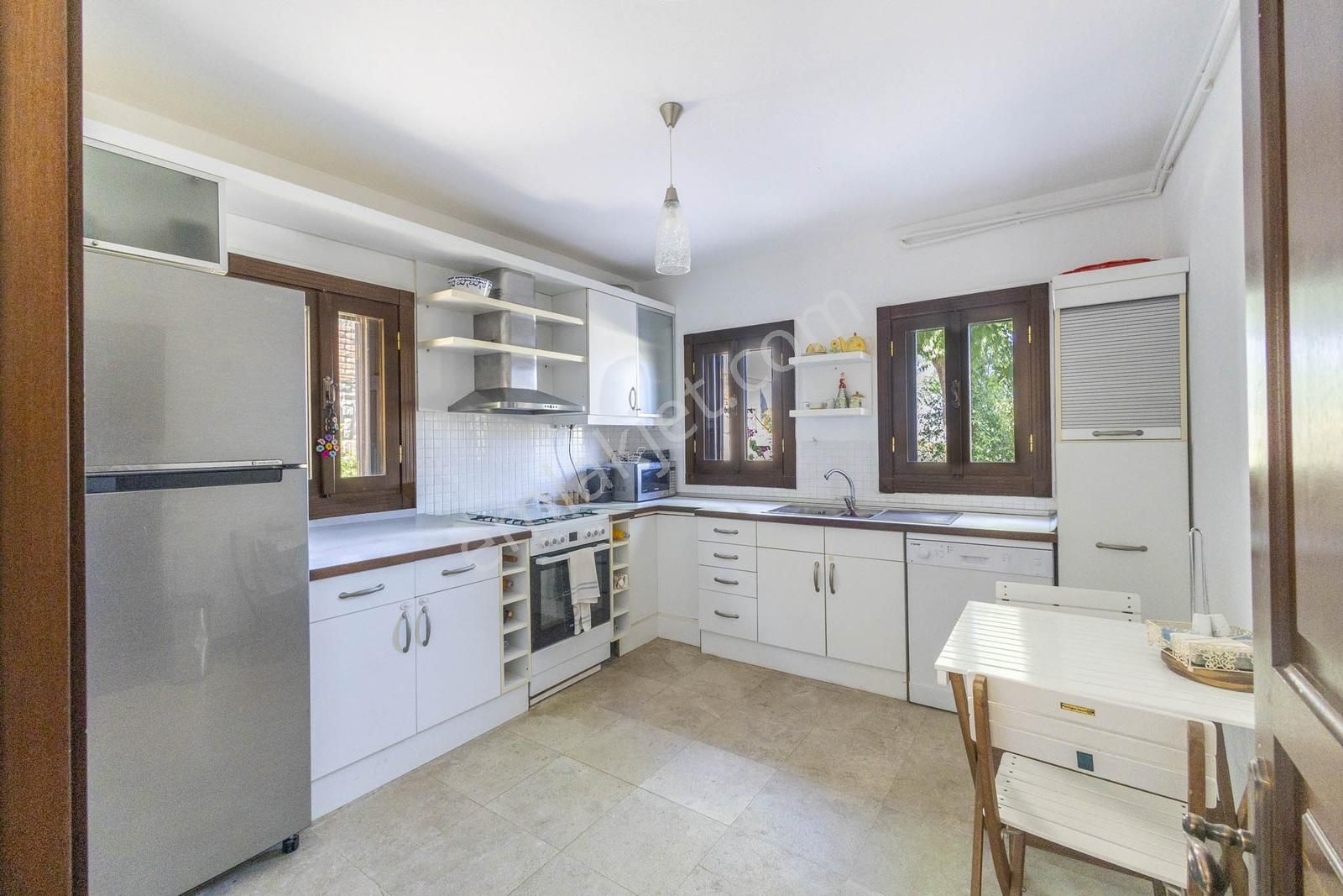 Bitez'de Site İçerisinde Satılık 3+1 Havuzlu Müstakil Villa - Görsel 18