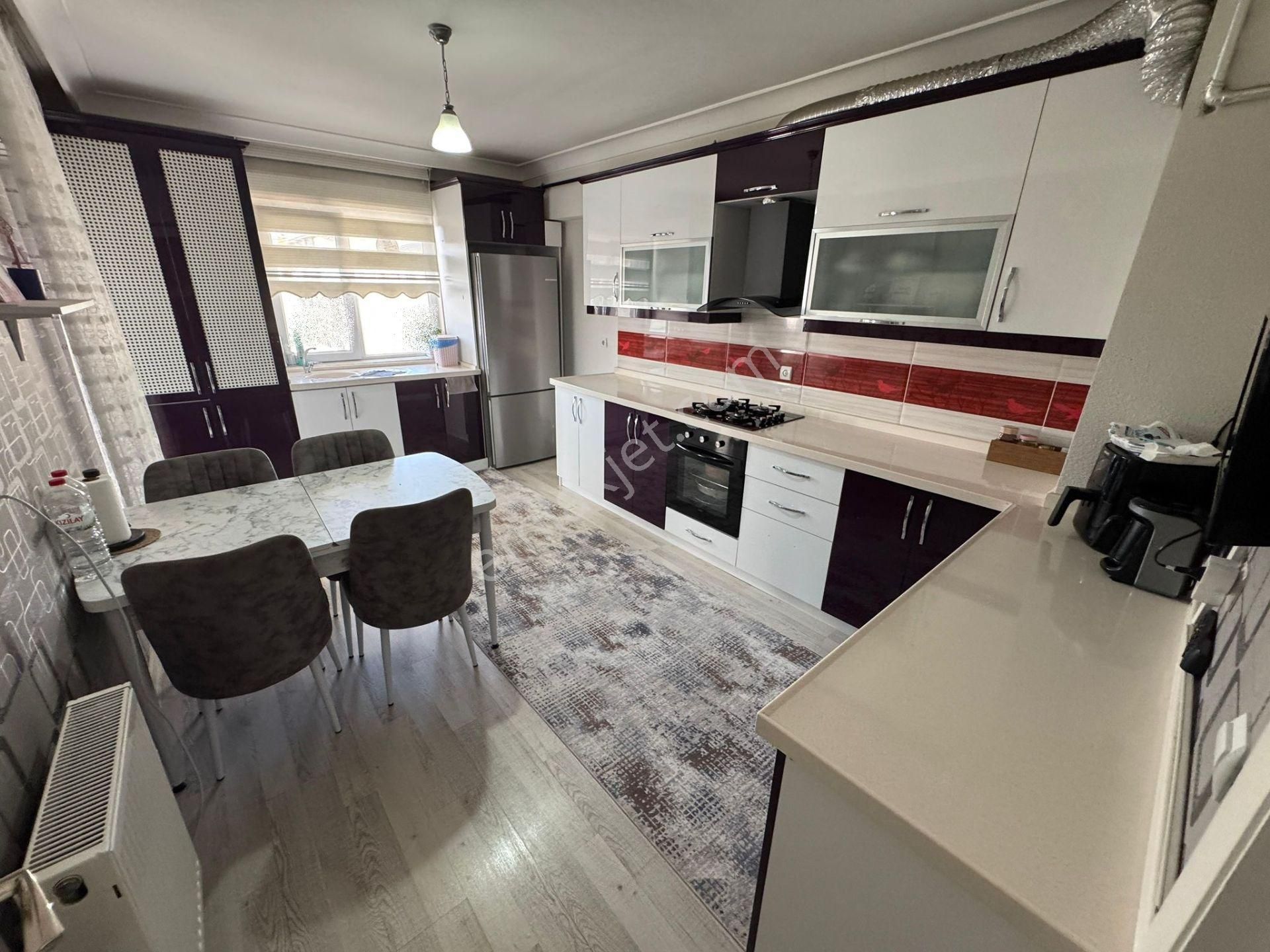 Yeşilova Mah.de Kapalı Otopark Fitnes Salonlu Site İçinde Satılık 3+1 Daire - Görsel 5