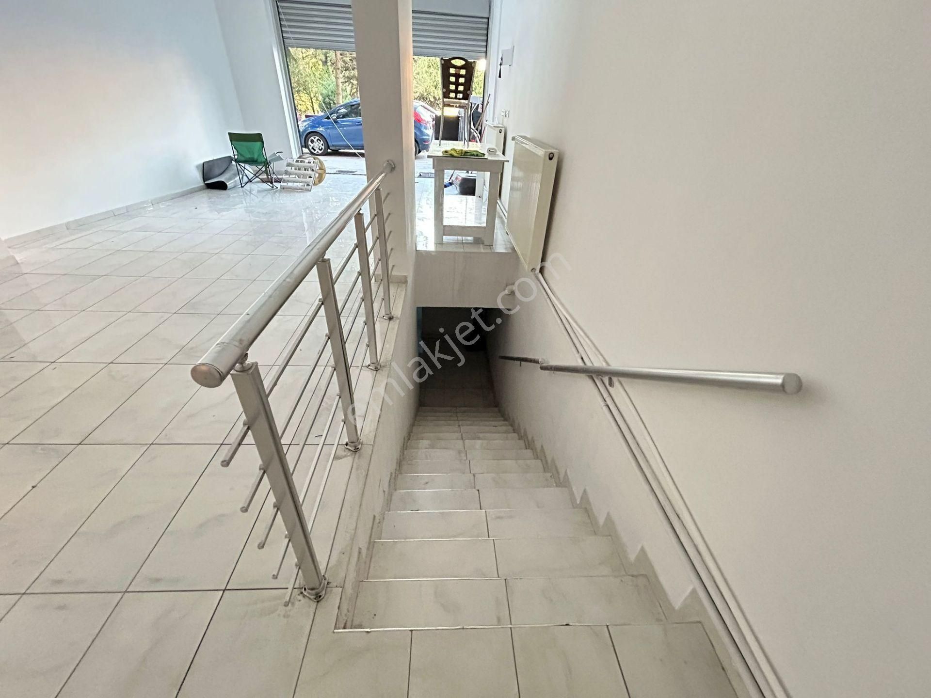 Taner'den Dikmen Caddesinde 160m2 Polis Evi Karşısı Kiracılı Yatırımcıya Uygun - Görsel 15