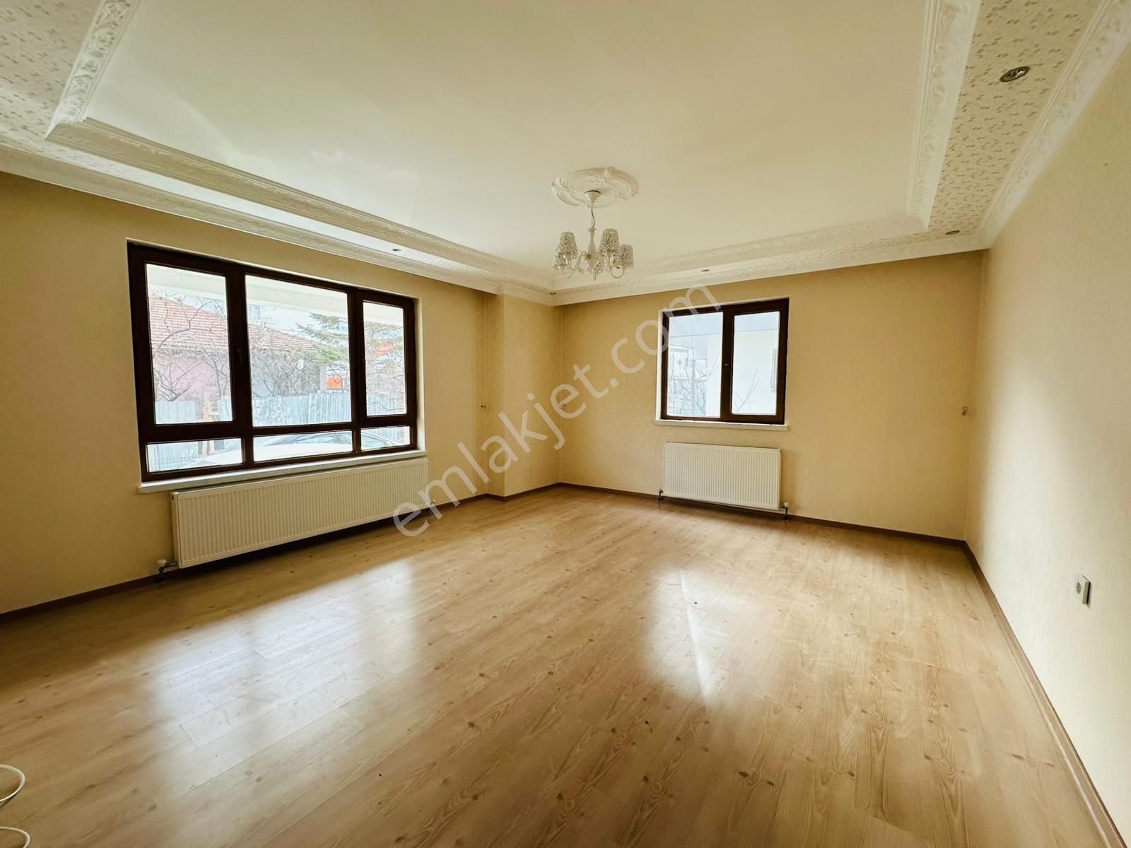 Karapürçek'te Muradiye Lisesi Yakını Giriş Katta 3+1 Asansörlü Satılık Daire !!! - Görsel 5