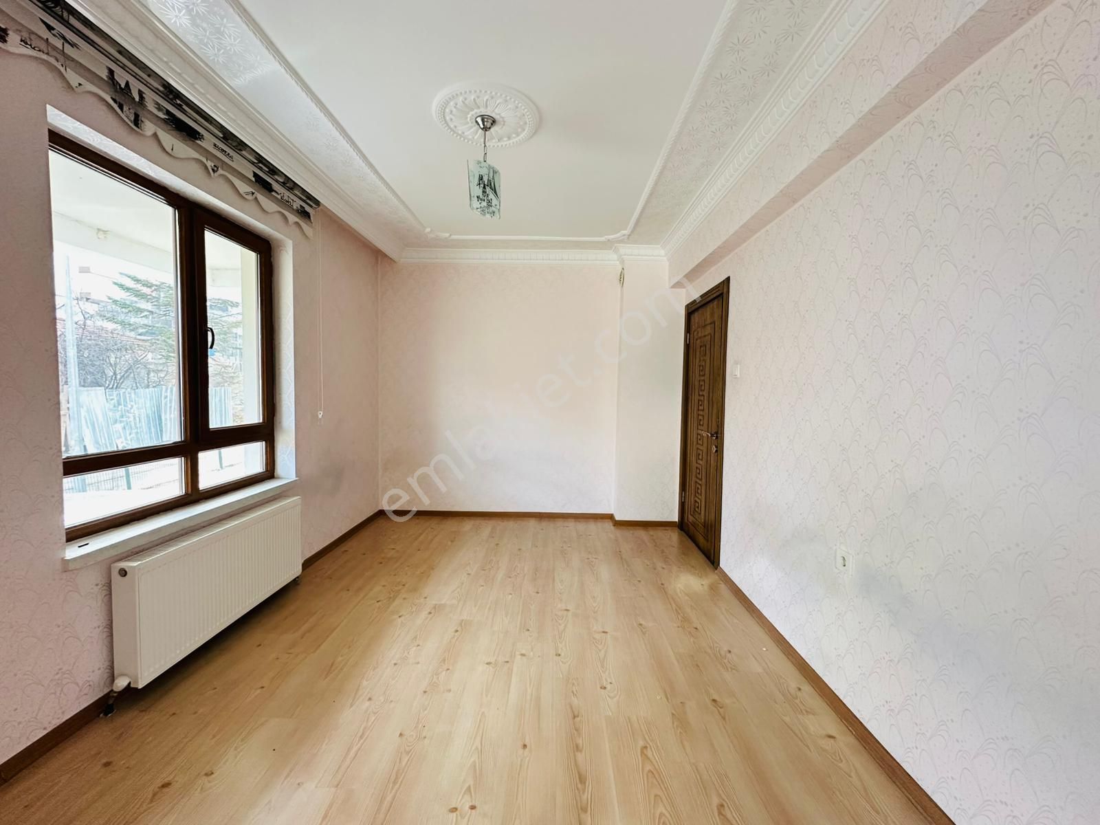 Karapürçek'te Muradiye Lisesi Yakını Giriş Katta 3+1 Asansörlü Satılık Daire !!! - Görsel 10