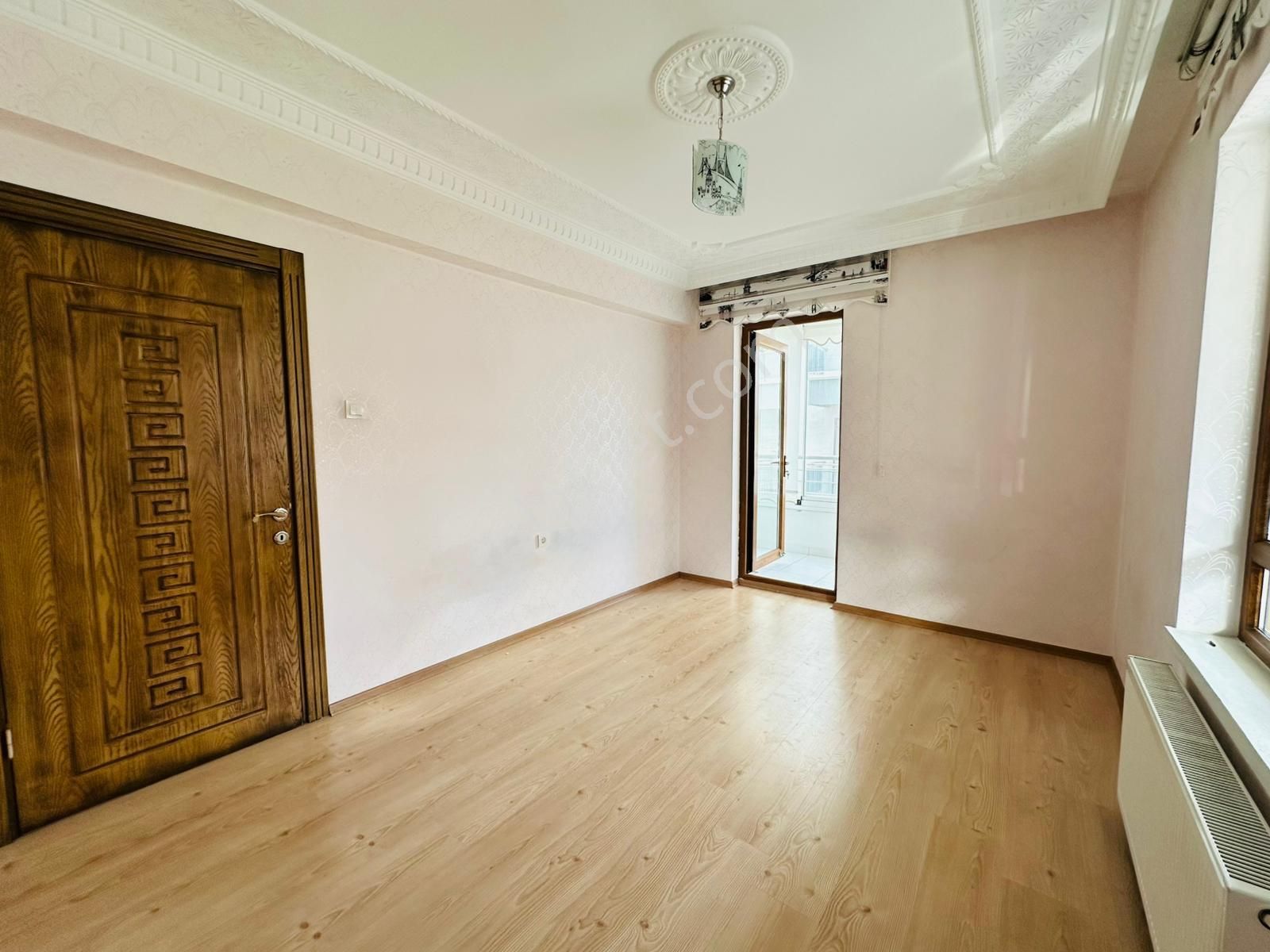 Karapürçek'te Muradiye Lisesi Yakını Giriş Katta 3+1 Asansörlü Satılık Daire !!! - Görsel 9