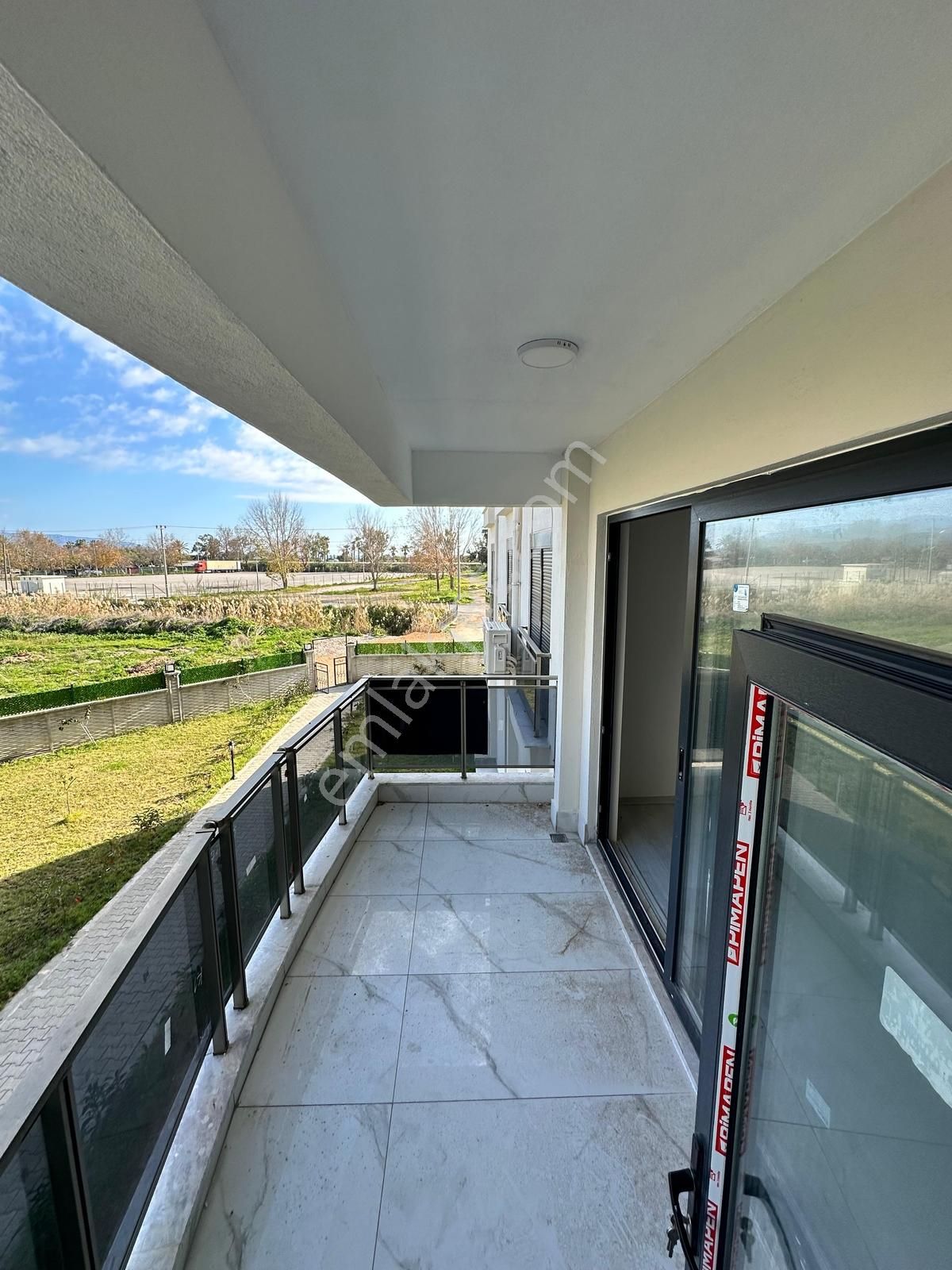 Gökhan Gökdemirden Denize Sıfır 1+1 Rezidans Satılık Lüks Daire - Görsel 17