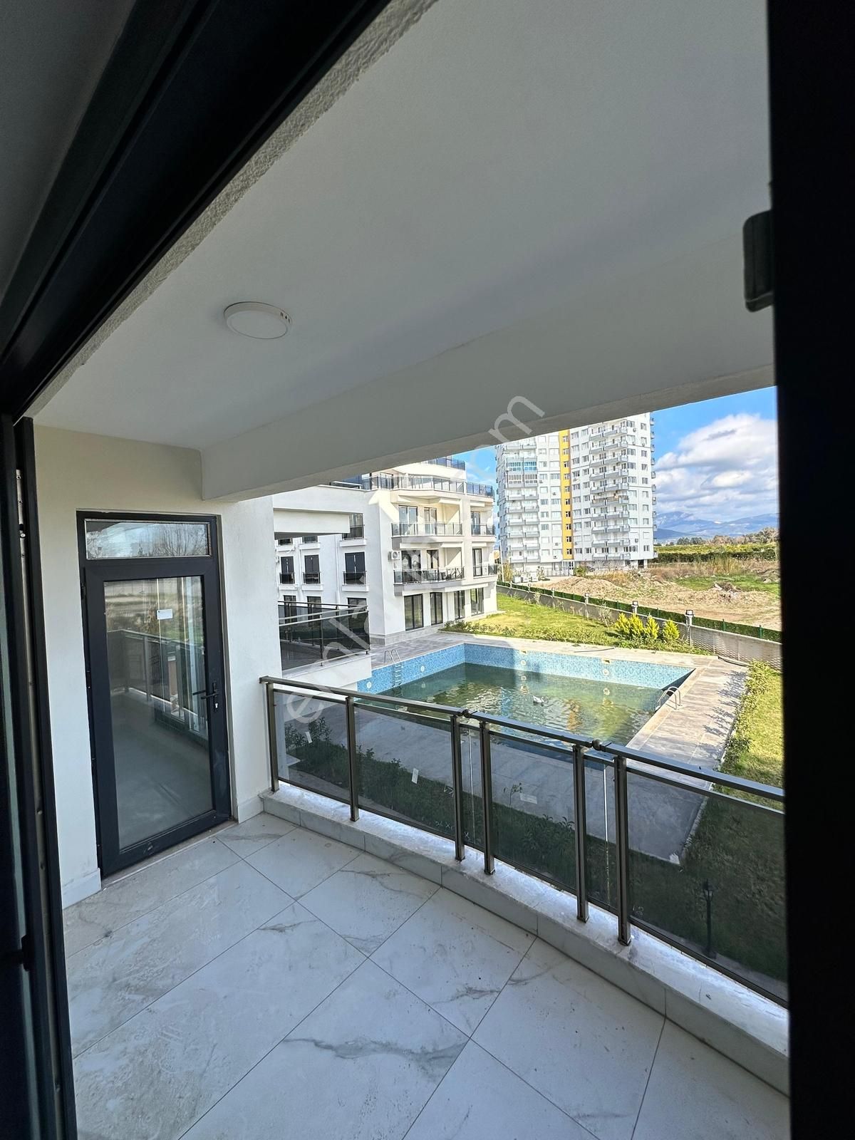 Gökhan Gökdemirden Denize Sıfır 1+1 Rezidans Satılık Lüks Daire - Görsel 29