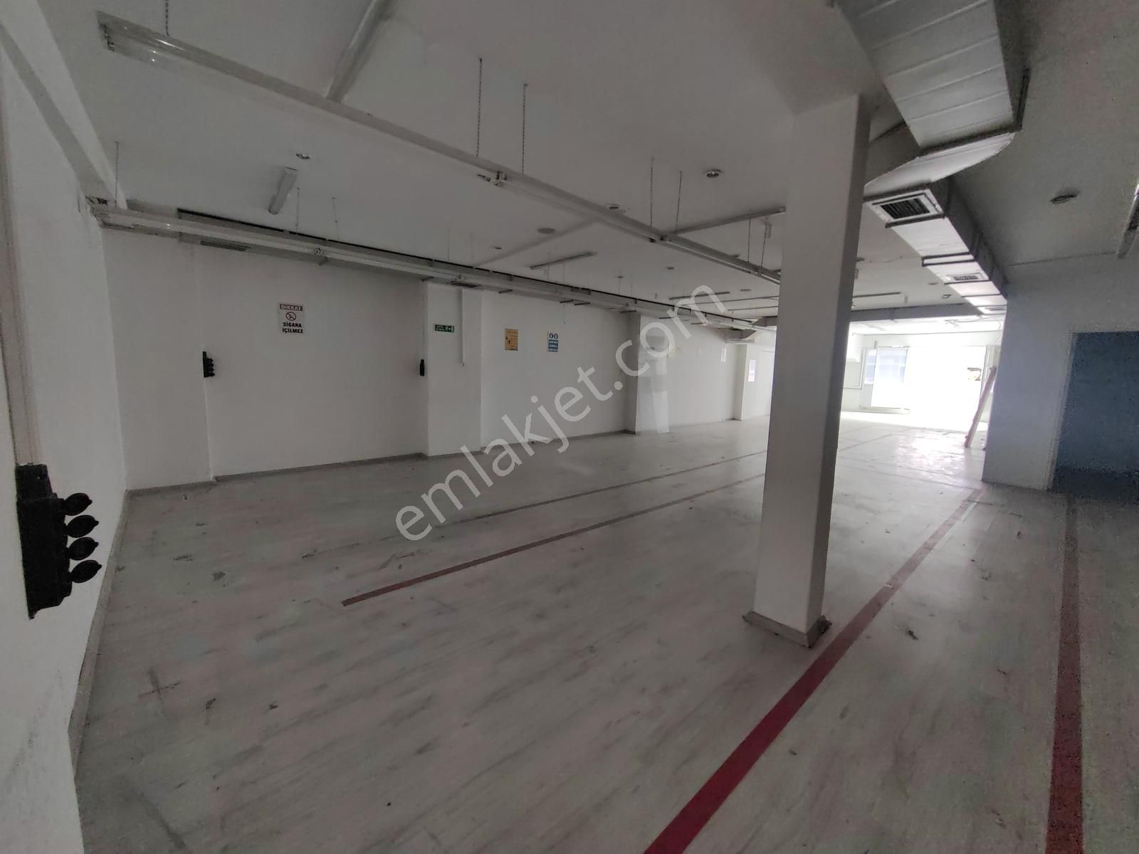 Güngören Merter Kalender Sokakta Kiralık 180 M2 İşyeri - Görsel 3