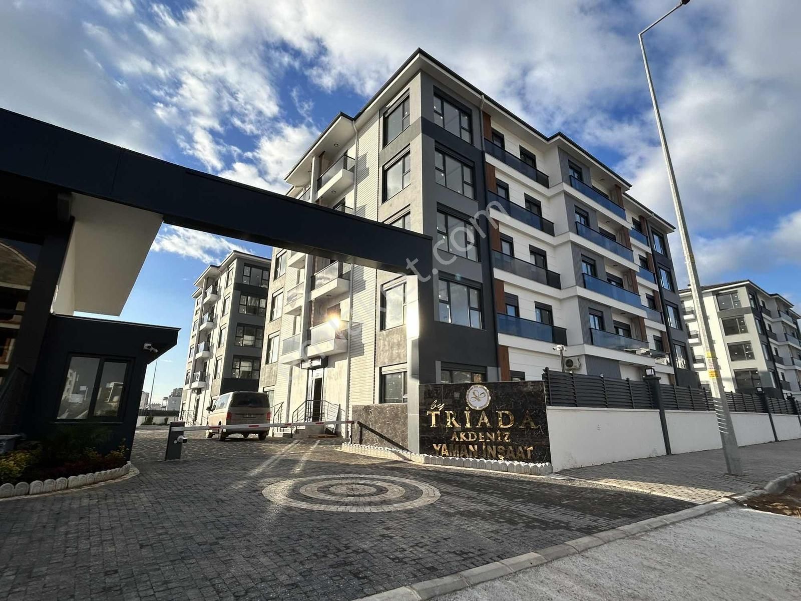 Yeniköy'de Site İçi Kapalı Otoparklı Havuzlu Sıfır 1+1 - Görsel 2