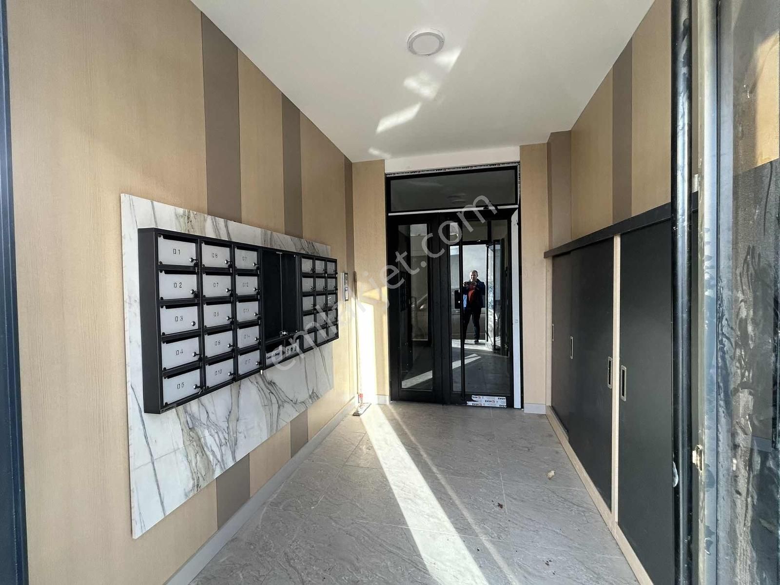 Yeniköy'de Site İçi Kapalı Otoparklı Havuzlu Sıfır 1+1 - Görsel 9