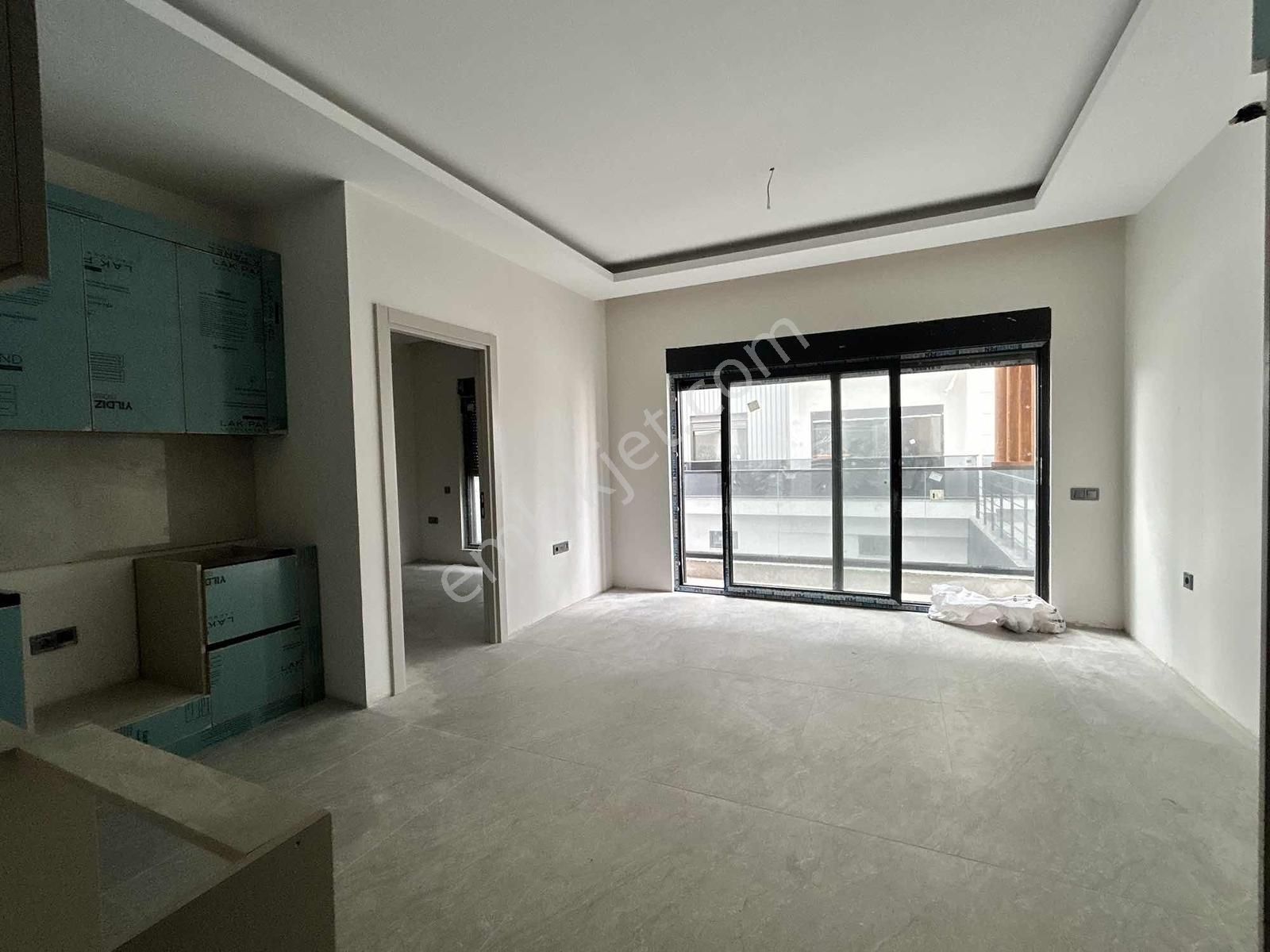 Yeniköy'de Site İçi Kapalı Otoparklı Havuzlu Sıfır 1+1 - Görsel 14