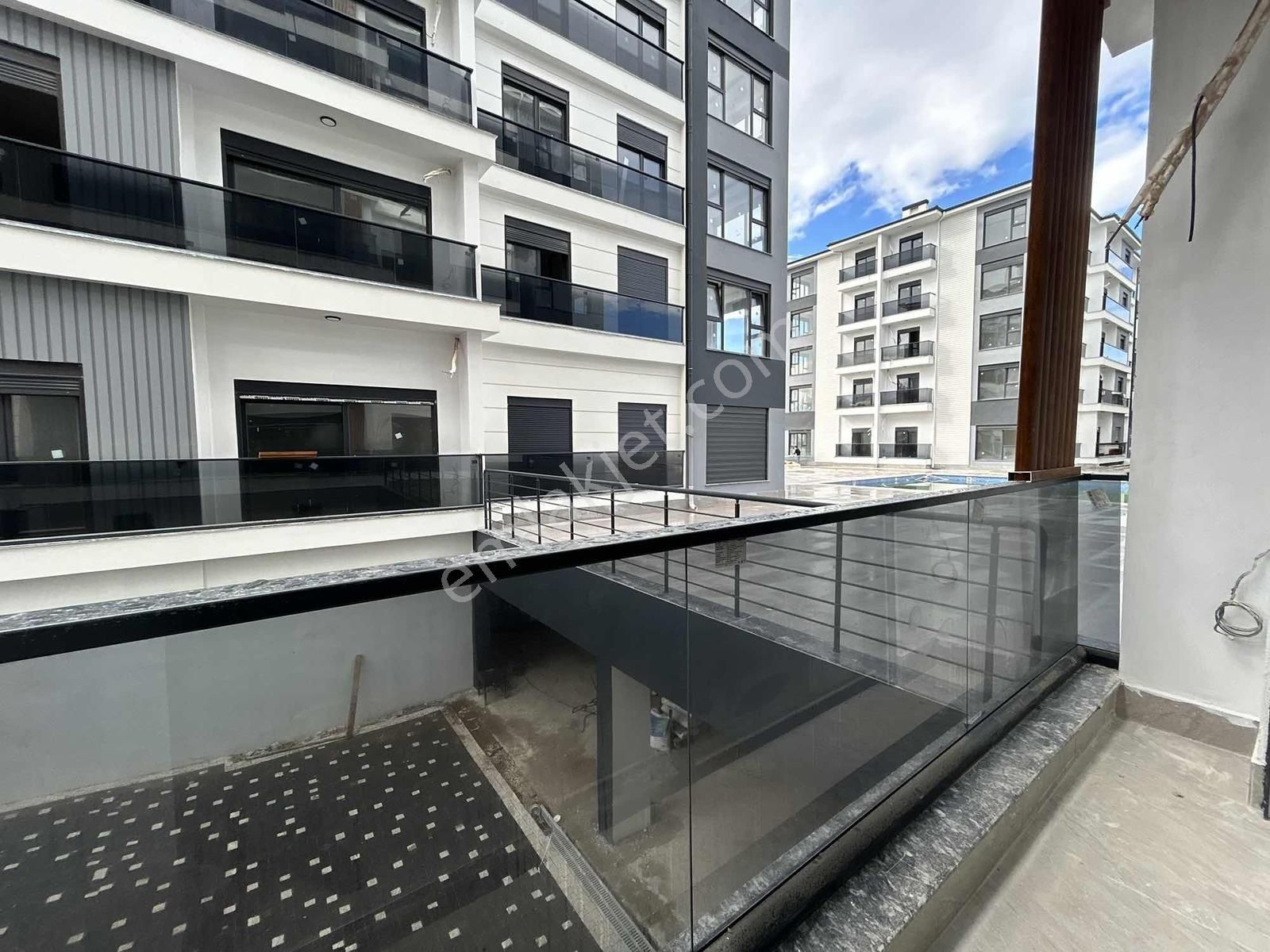 Yeniköy'de Site İçi Kapalı Otoparklı Havuzlu Sıfır 1+1 - Görsel 21