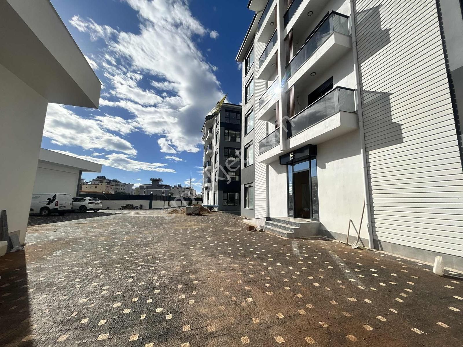 Yeniköy'de Site İçi Kapalı Otoparklı Havuzlu Sıfır 1+1 - Görsel 8