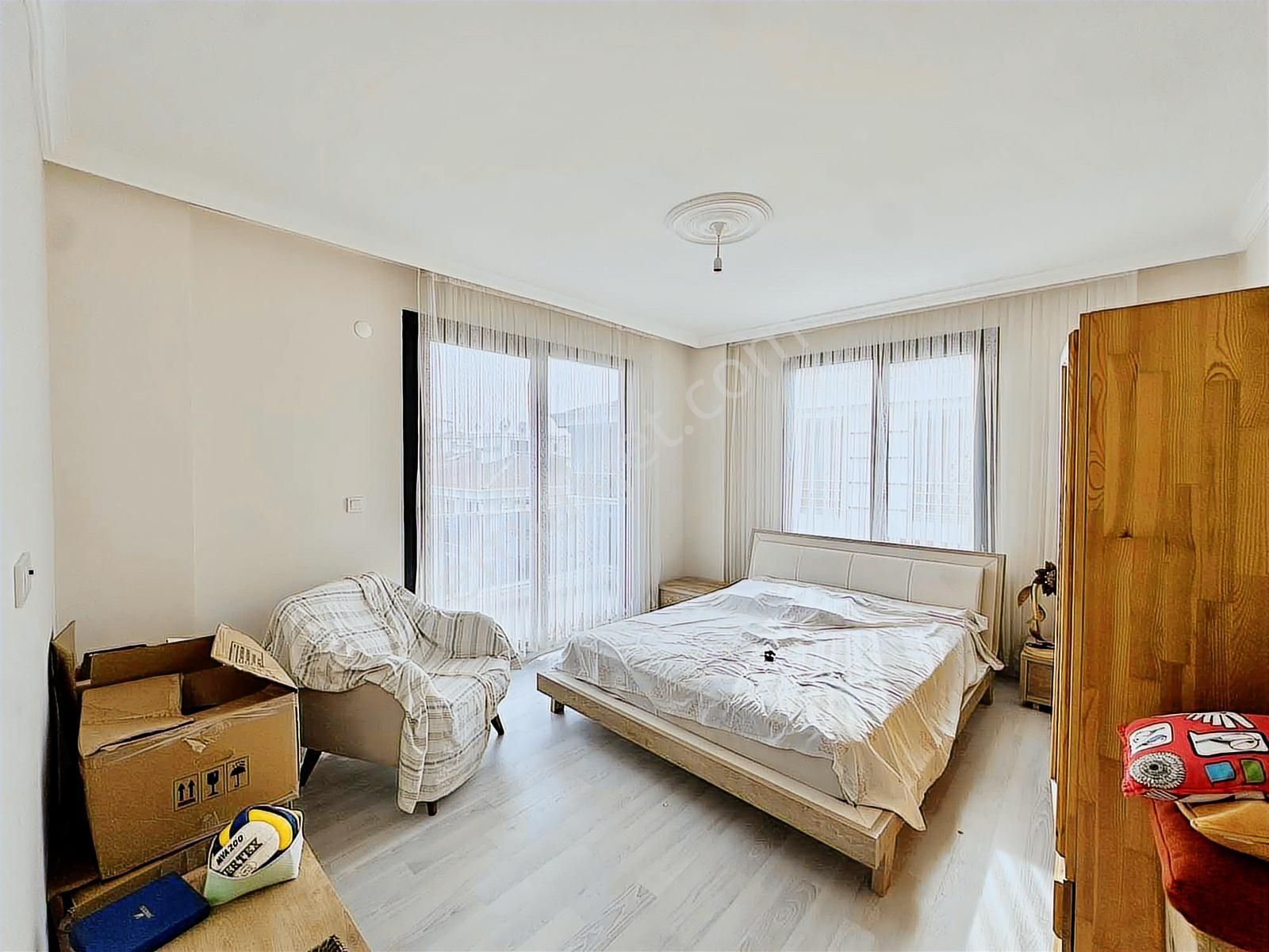 Altınova Altınpark Sitesinde Satılık 3.5+1 Büyük Daire - Görsel 30