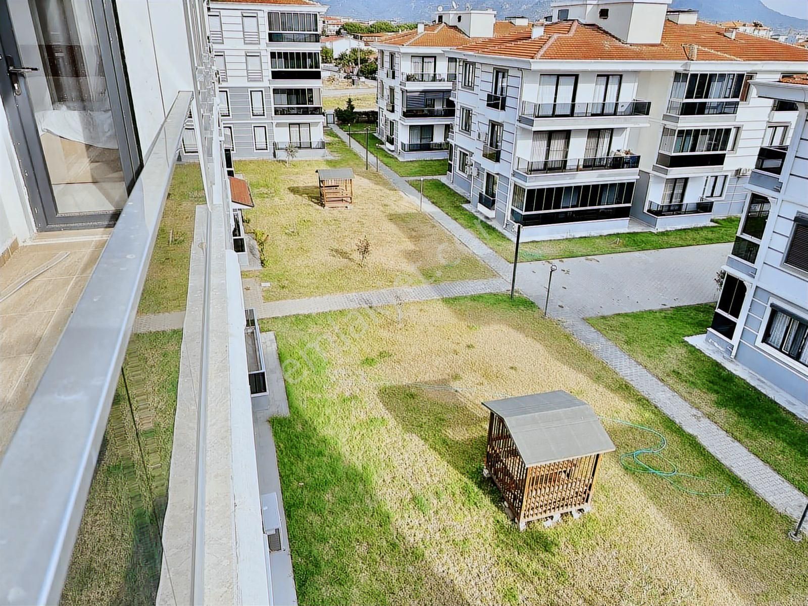 Altınova Altınpark Sitesinde Satılık 3.5+1 Büyük Daire - Görsel 34