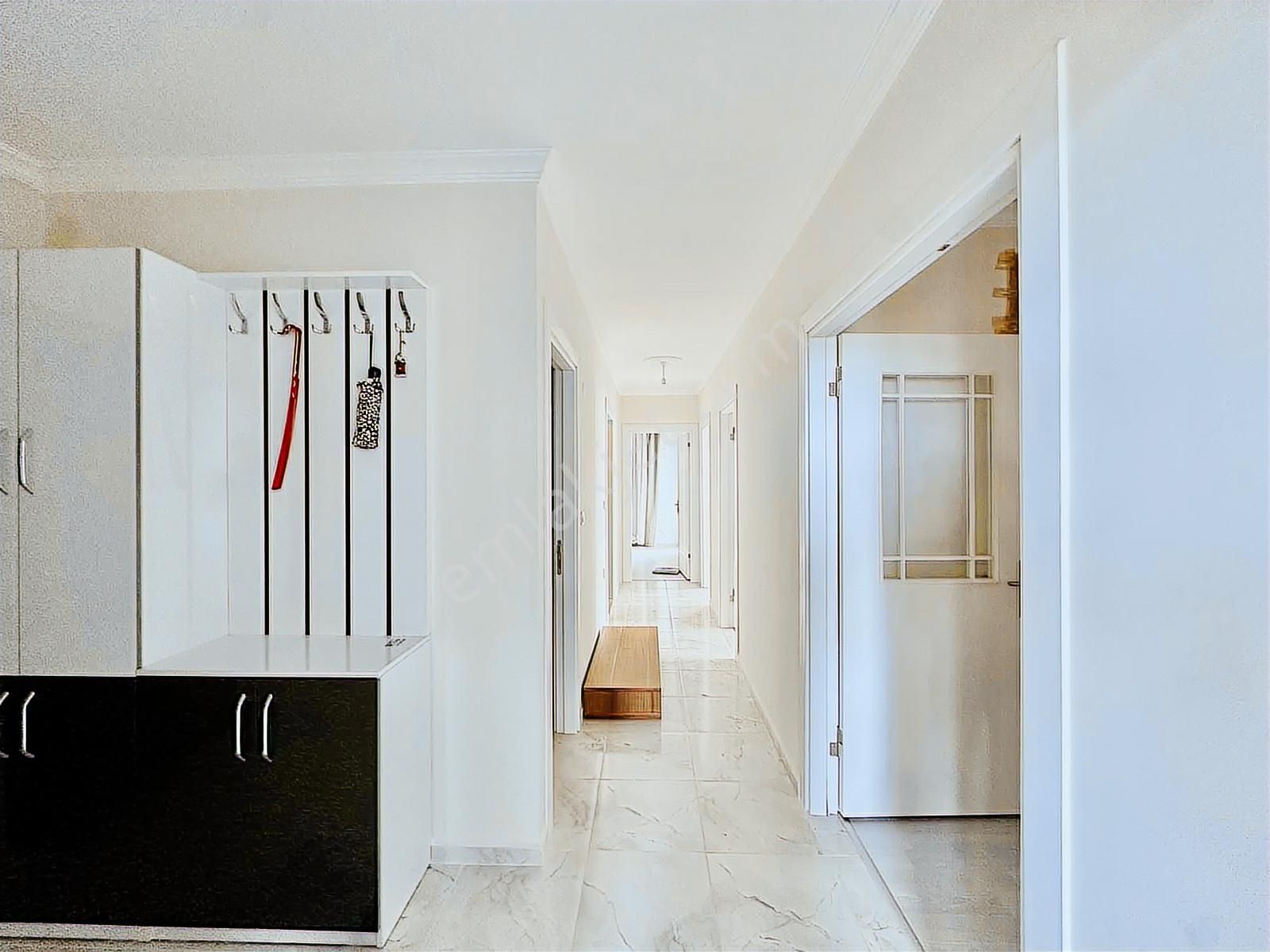 Altınova Altınpark Sitesinde Satılık 3.5+1 Büyük Daire - Görsel 24