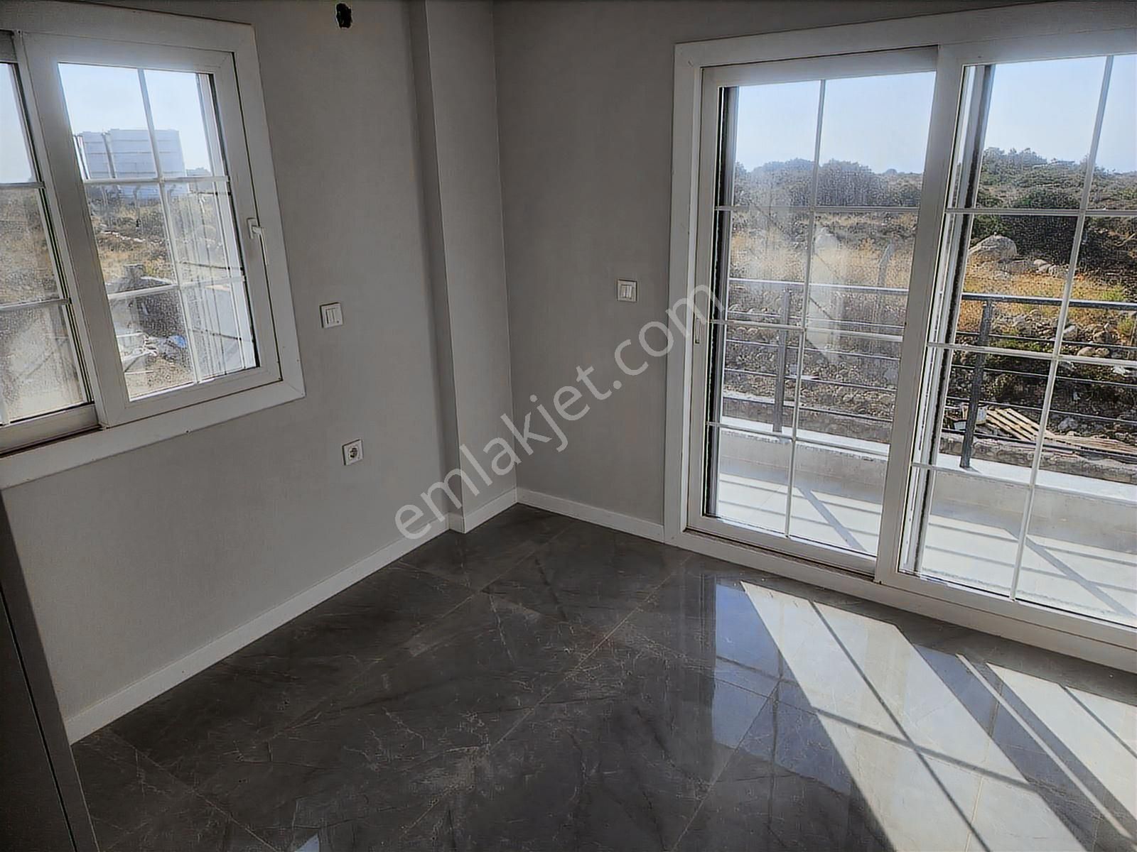 Mordoğan Emlaktan Kamukentte 375m2 Arsada Satılık 4+1 Yazlık - Görsel 8