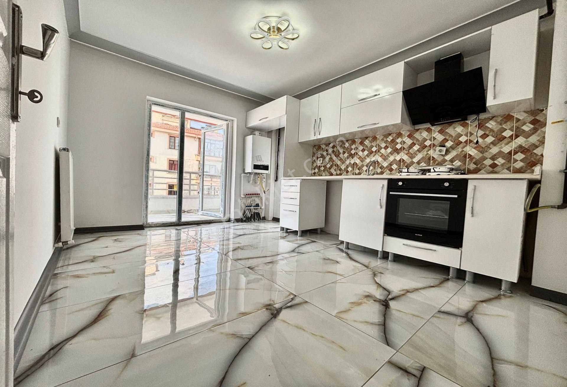 Ufuktepe Mahallesi Cadde Üzeri Full+full 3+1 Daire!