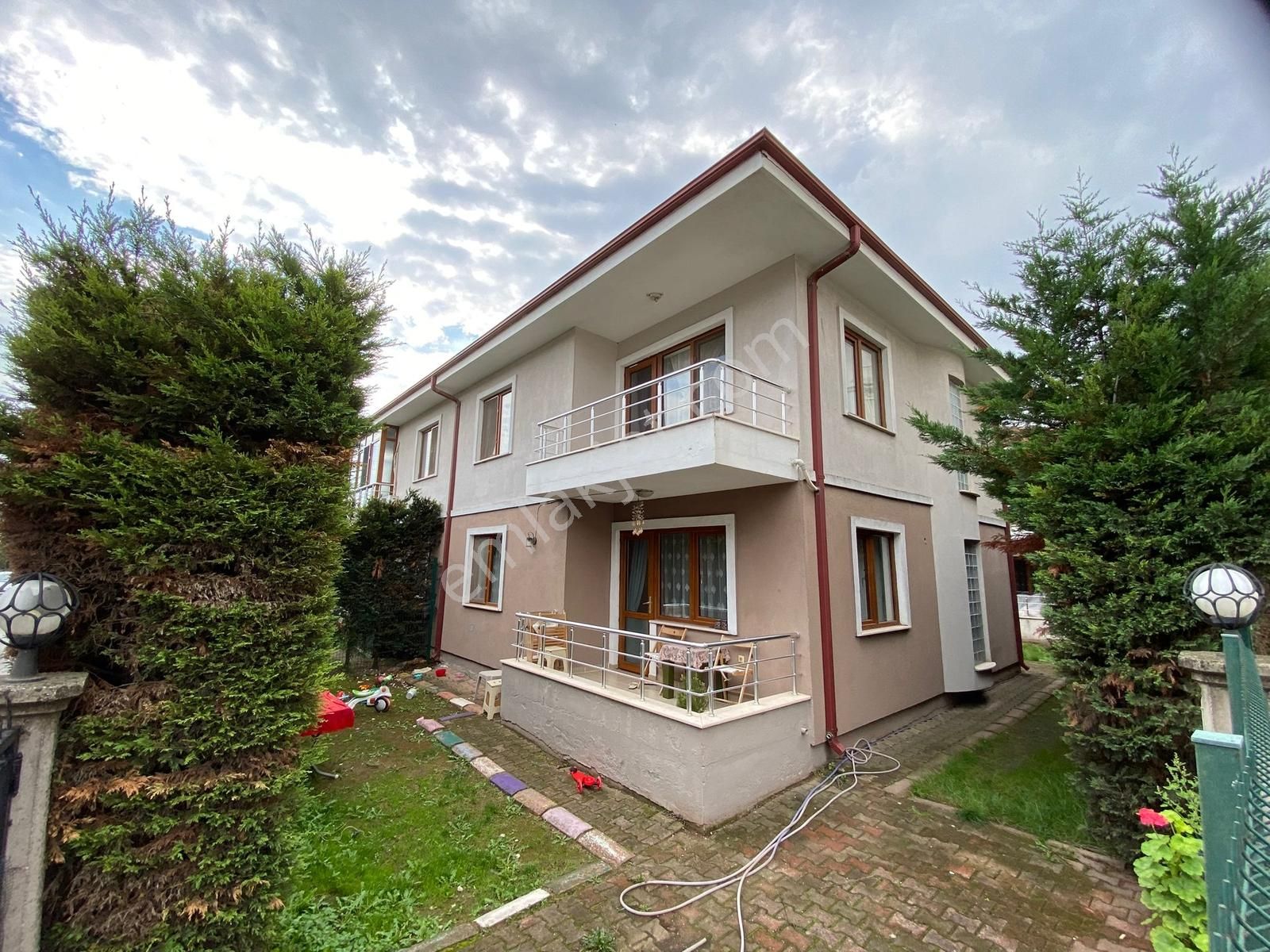 Ayhan Hepdiker Den Serdivan Da 160m2 Müstakil Girişli Villa