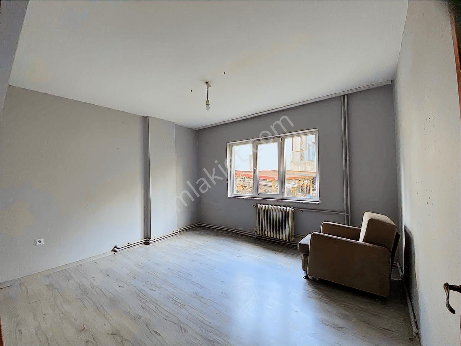 Ayhan Hepdiker Den Serdivan Mavi Durak Da 2+1 Eşyalı 90 M2 Daire - Görsel 3