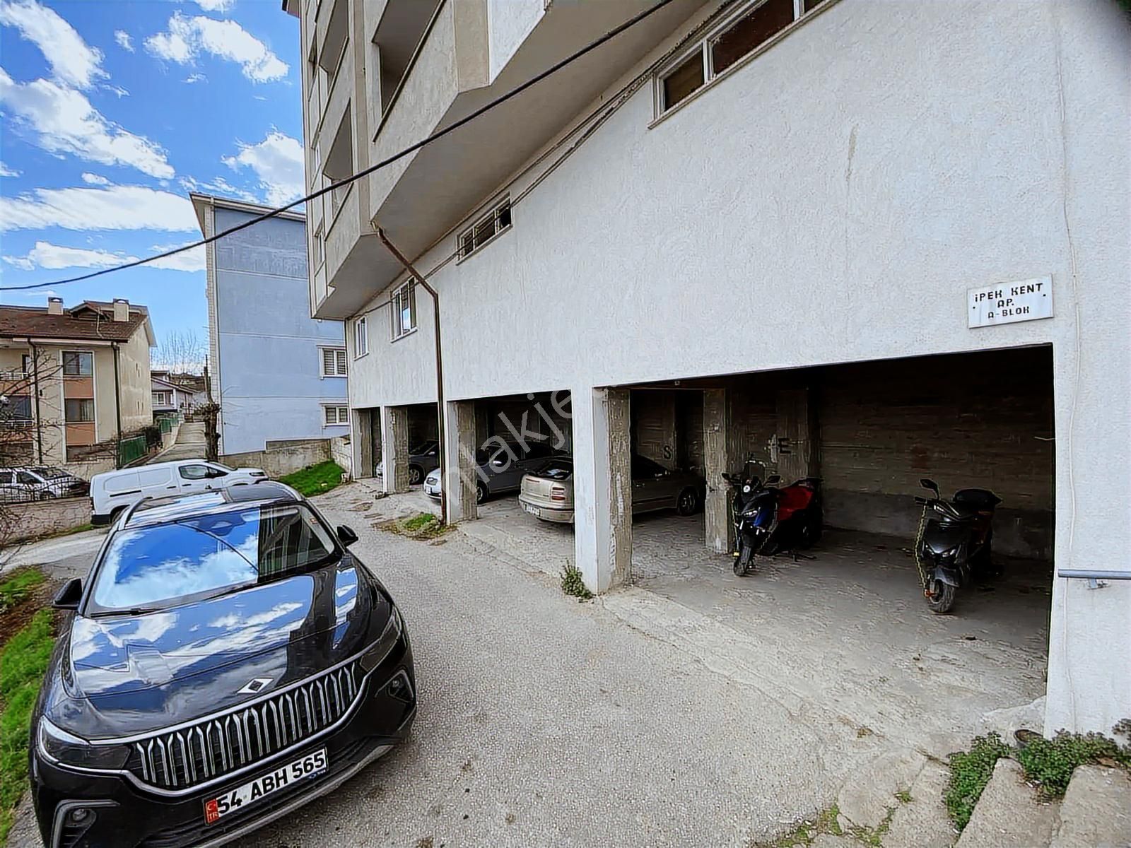 Ayhan Hepdiker Den Serdivan Mavi Durak Da 2+1 Eşyalı 90 M2 Daire - Görsel 30