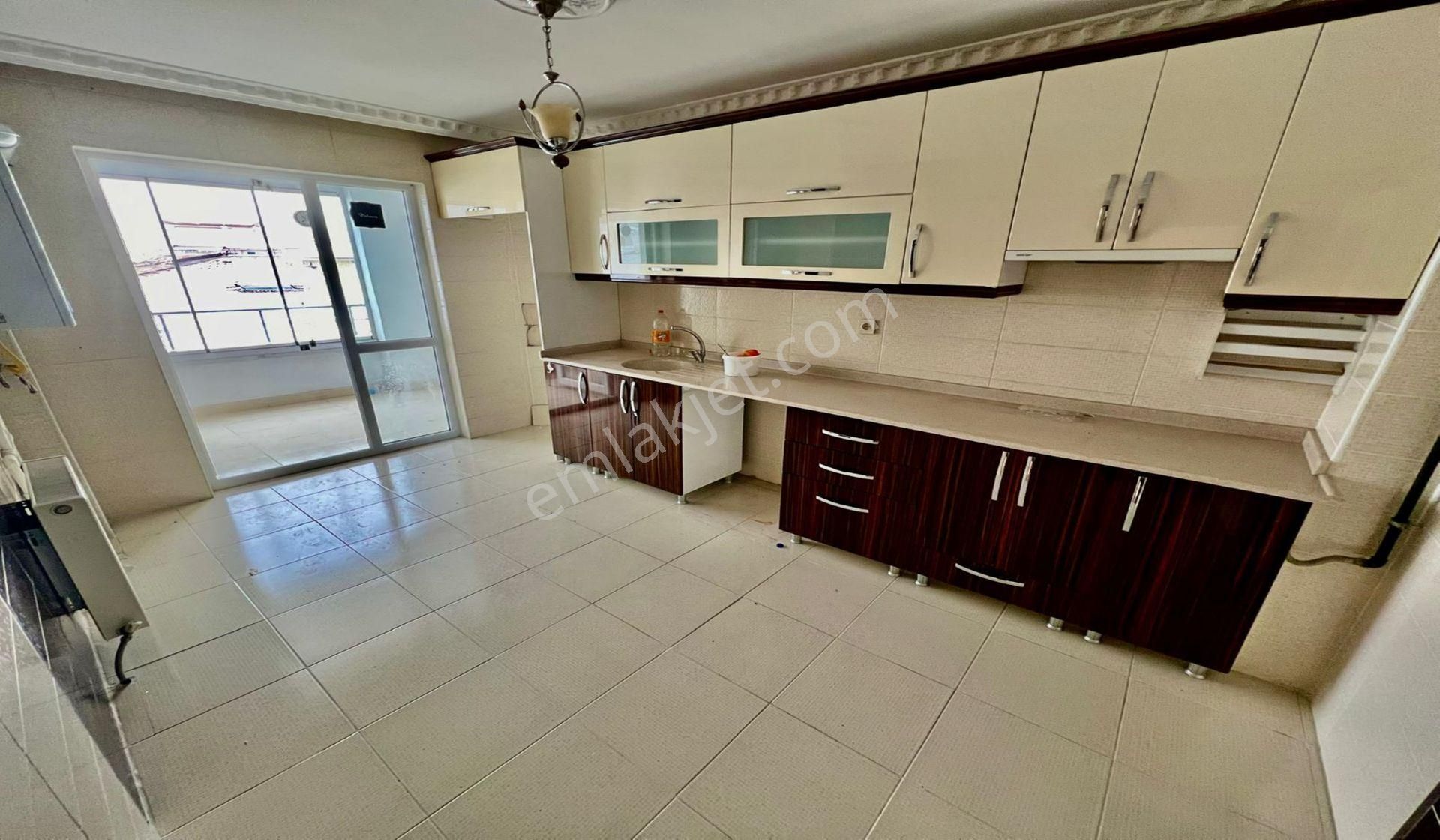 Esertepe Dilek Cami Yakını Katta Yeni Bina Çift Banyolu