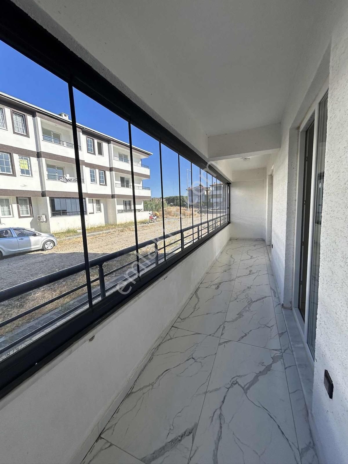 Prestij Emlaktan Gömeç Mithatpaşa Mah. Ebeveyn Banyolu 3+1 Daire - Görsel 4