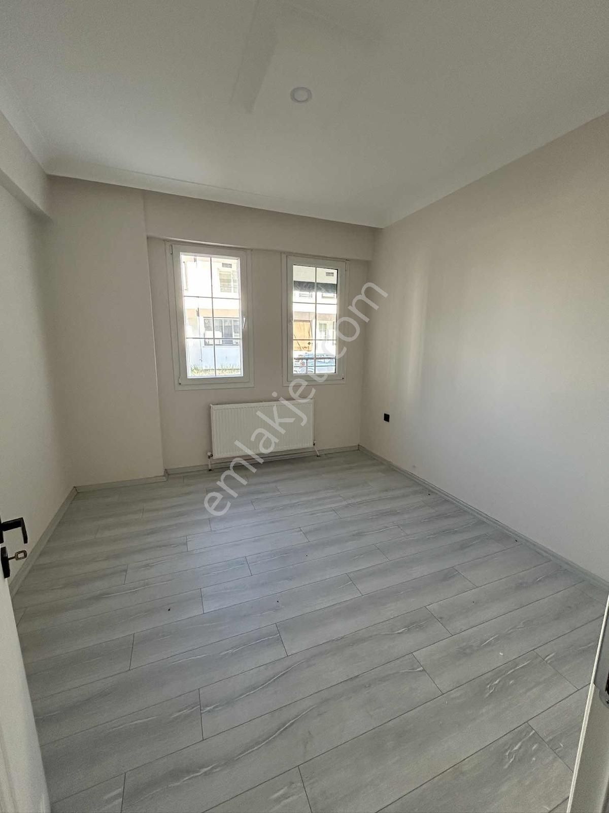 Prestij Emlaktan Gömeç Mithatpaşa Mah. Ebeveyn Banyolu 3+1 Daire - Görsel 8