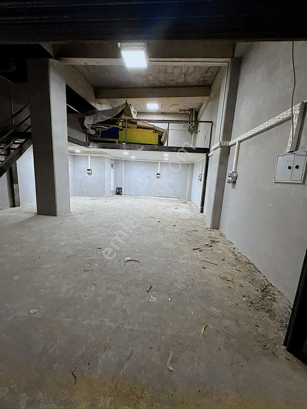 Şaşmazın Merkezinde Yüksek Tavanlı, 76 M² Kiralık Dükkan - Görsel 3