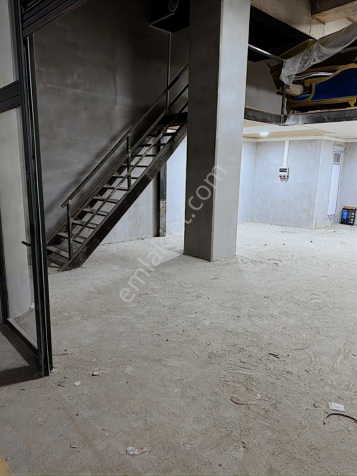 Şaşmazın Merkezinde Yüksek Tavanlı, 76 M² Kiralık Dükkan - Görsel 8