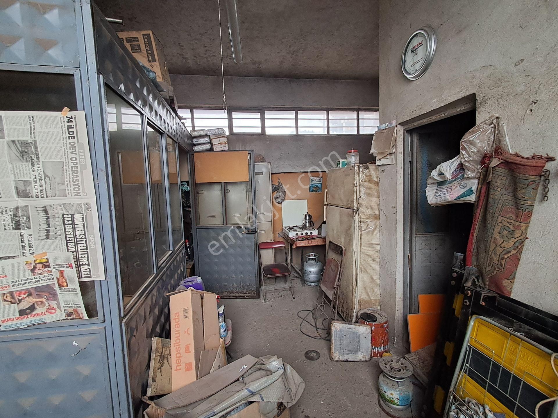 Çift Cepheli - Asma Katlı - Kullanışlı 96+32 M² İşyeri/dükkan - Görsel 7