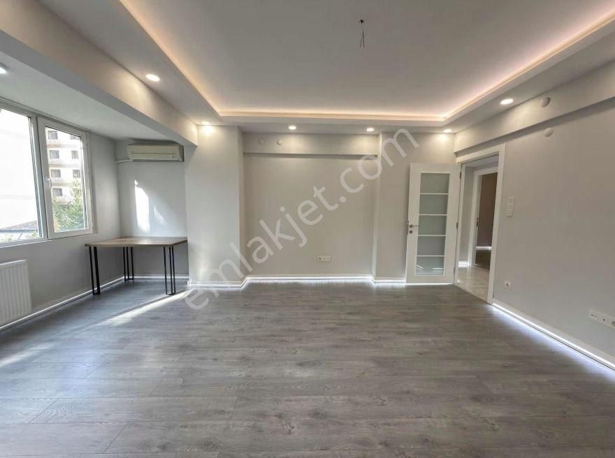 Turyap'tan Bahariyeli Sokakta Renove Edilmiş Geniş 2+1 - Görsel 11