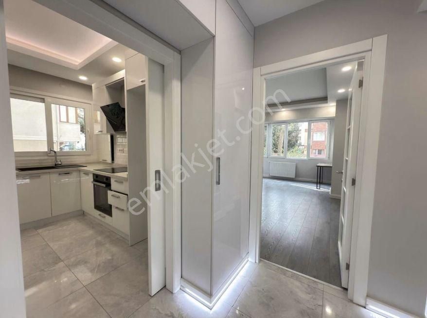 Turyap'tan Bahariyeli Sokakta Renove Edilmiş Geniş 2+1 - Görsel 15