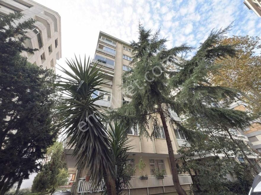 Turyap'tan Bahariyeli Sokakta Renove Edilmiş Geniş 2+1 - Görsel 16