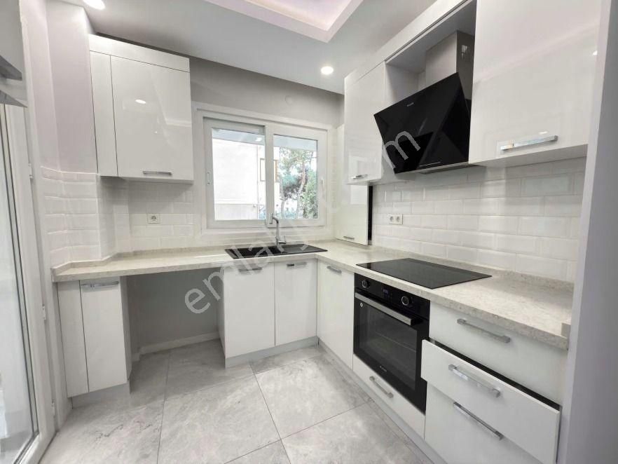 Turyap'tan Bahariyeli Sokakta Renove Edilmiş Geniş 2+1 - Görsel 6