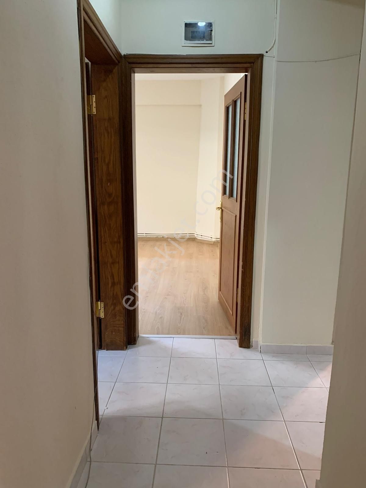 Metroya Yürüme Mesafesinde Ferah Kiralık Daire - Görsel 7