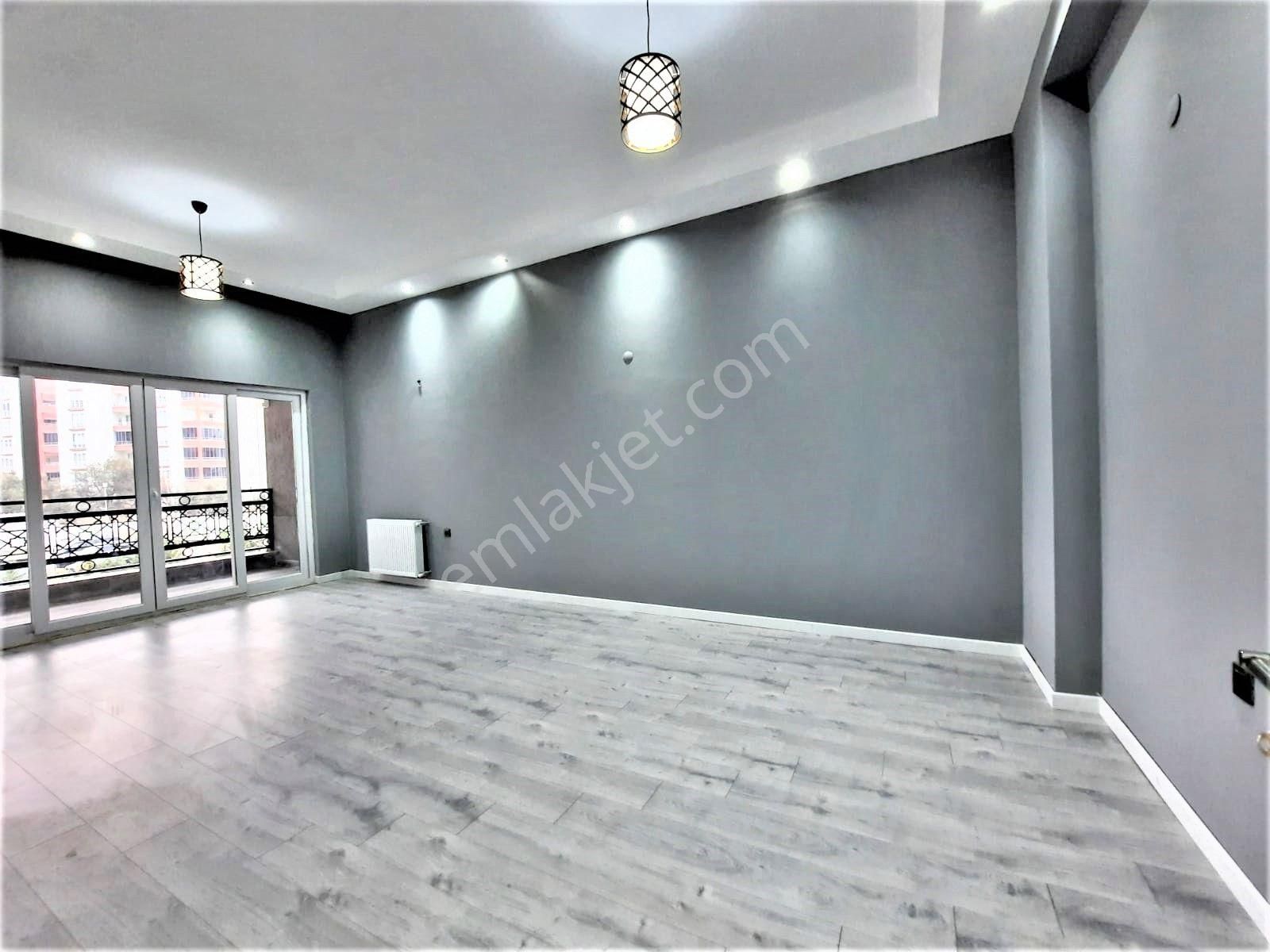 Aygülden Edremit Kadıköy'de Nezih Site İçi Havuzlu Otoparklı Fitness Salonu Saunalı 2+1satılık Daire - Görsel 8