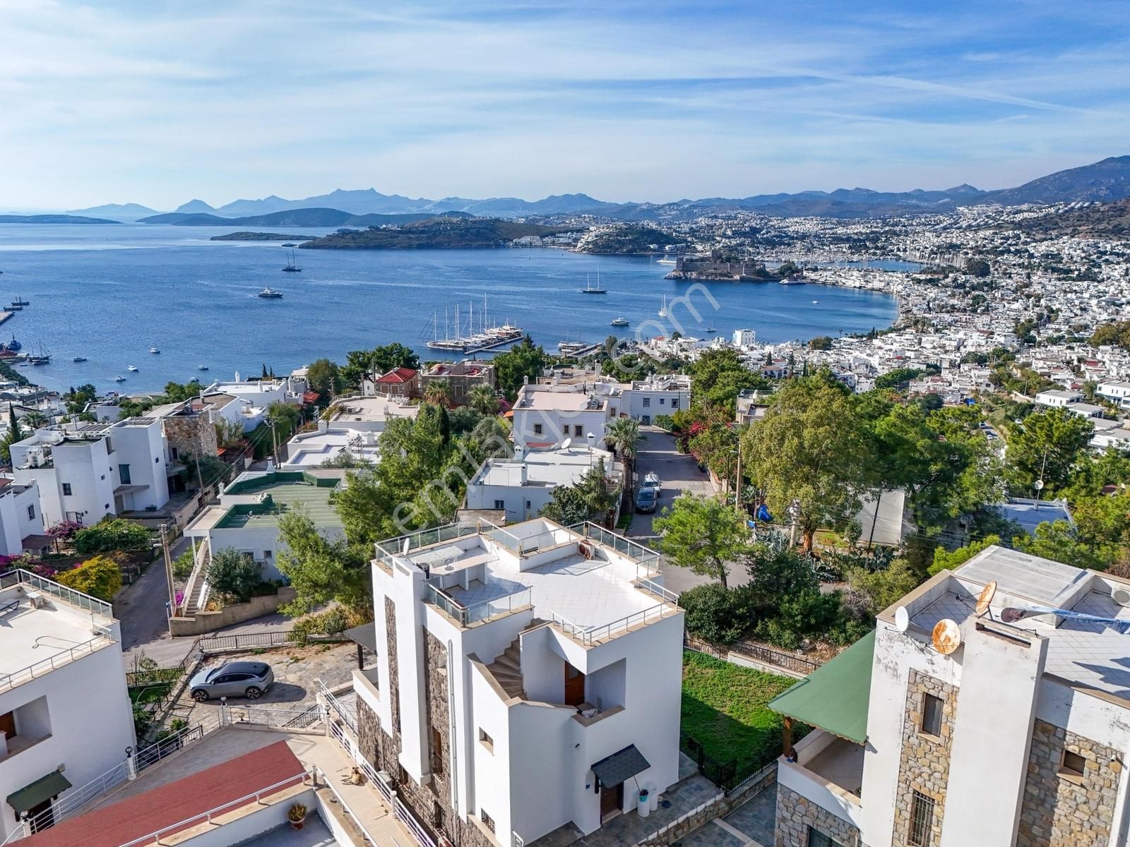 Bodrum Kumbahçe Kale Ve Deniz Manzaralı Satılık Müstakil Villa