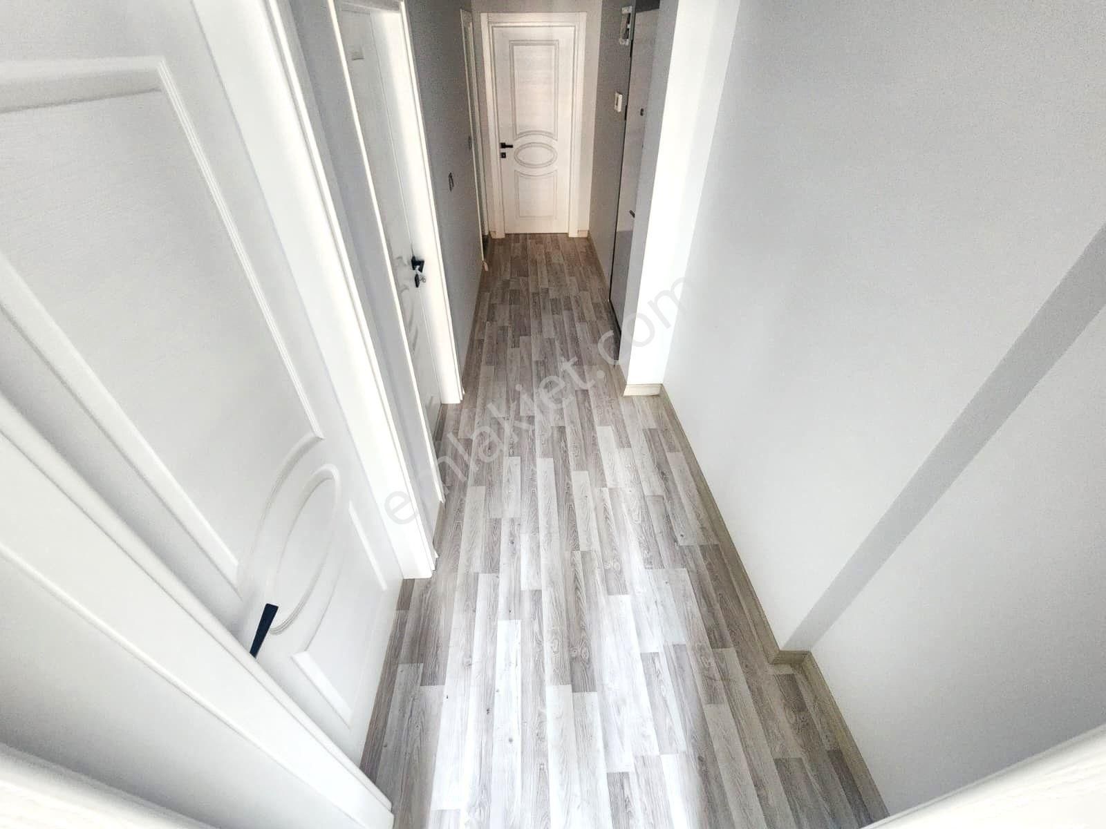 Burhaniye Bahçelievler Tam Merkezi Lokasyonda Sıfır Ara Kat Ön Cephe Ayrı Mutfak 2+1 Satılık Dairele - Görsel 35