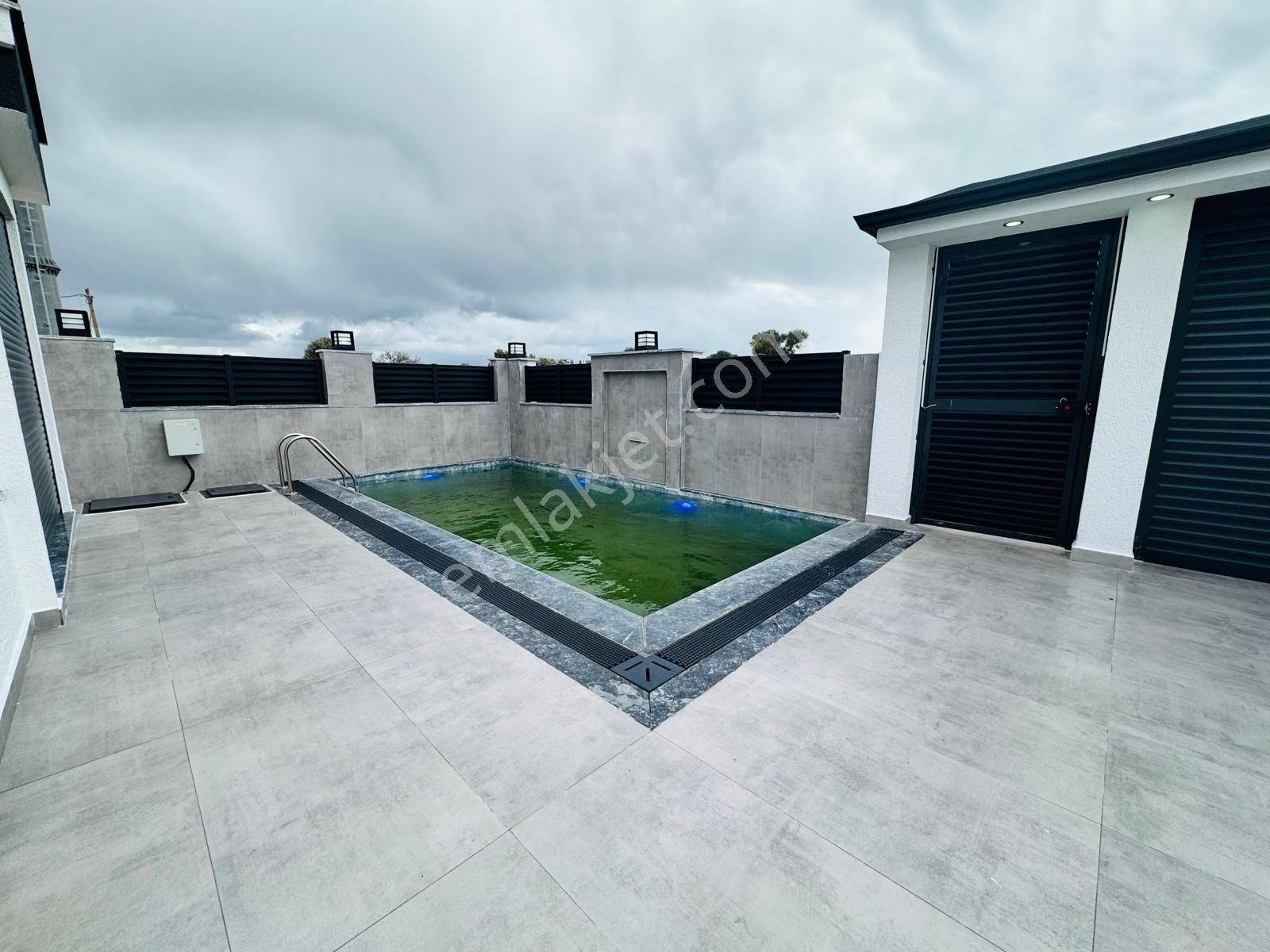 Didimde Satılık Sağtur Bölgesinde Havuzlu Araba Garajlı Villa - Görsel 25