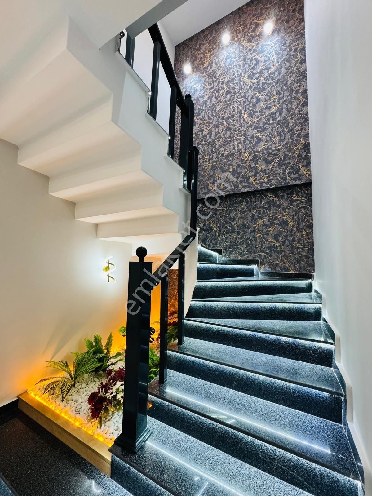 Didimde Satılık Sağtur Bölgesinde Havuzlu Araba Garajlı Villa - Görsel 10