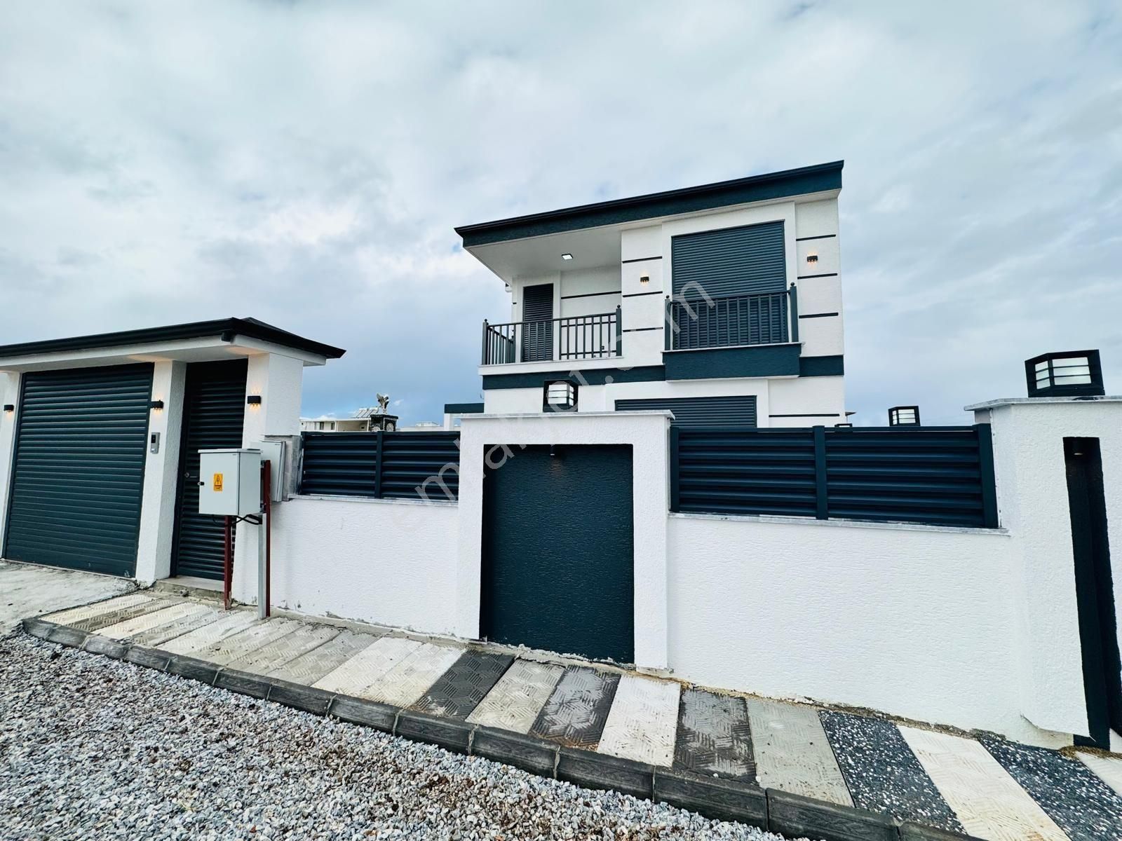 Didimde Satılık Sağtur Bölgesinde Havuzlu Araba Garajlı Villa - Görsel 18