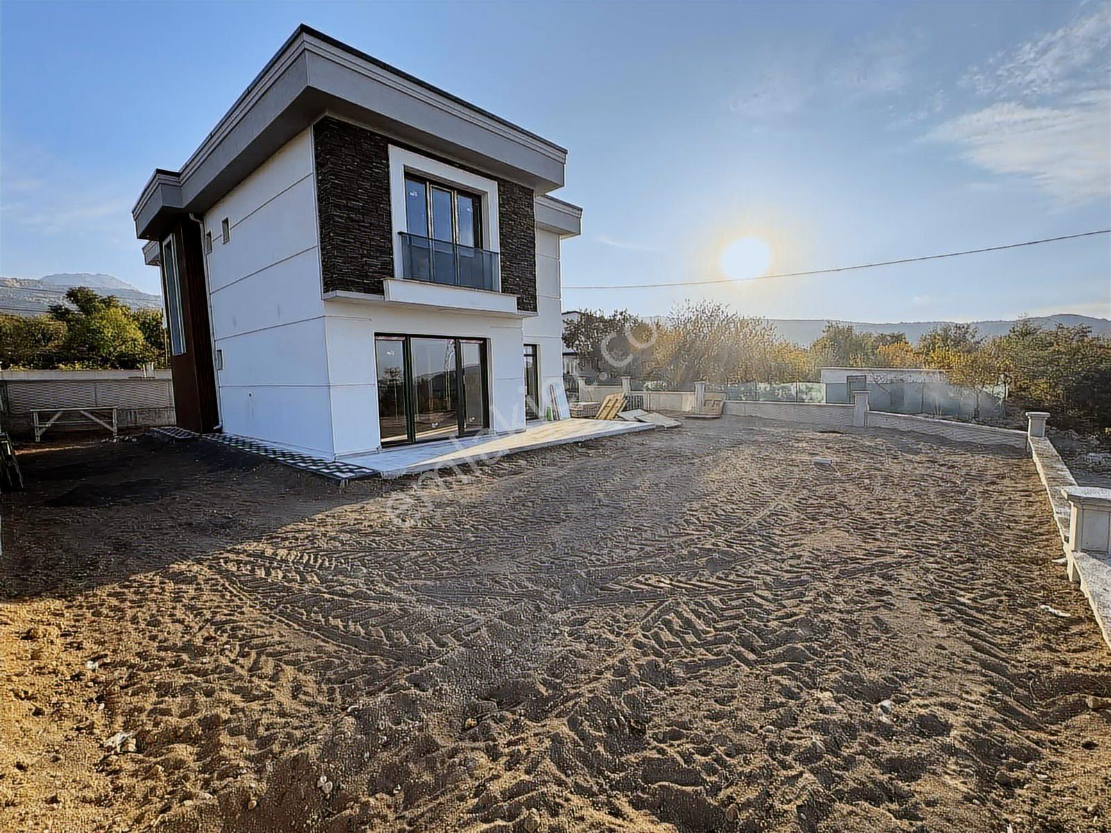 Villa Zambak'ta Doğa İçinde, Şehre Yakın Bir Yaşam Sizi Bekliyor - Görsel 3