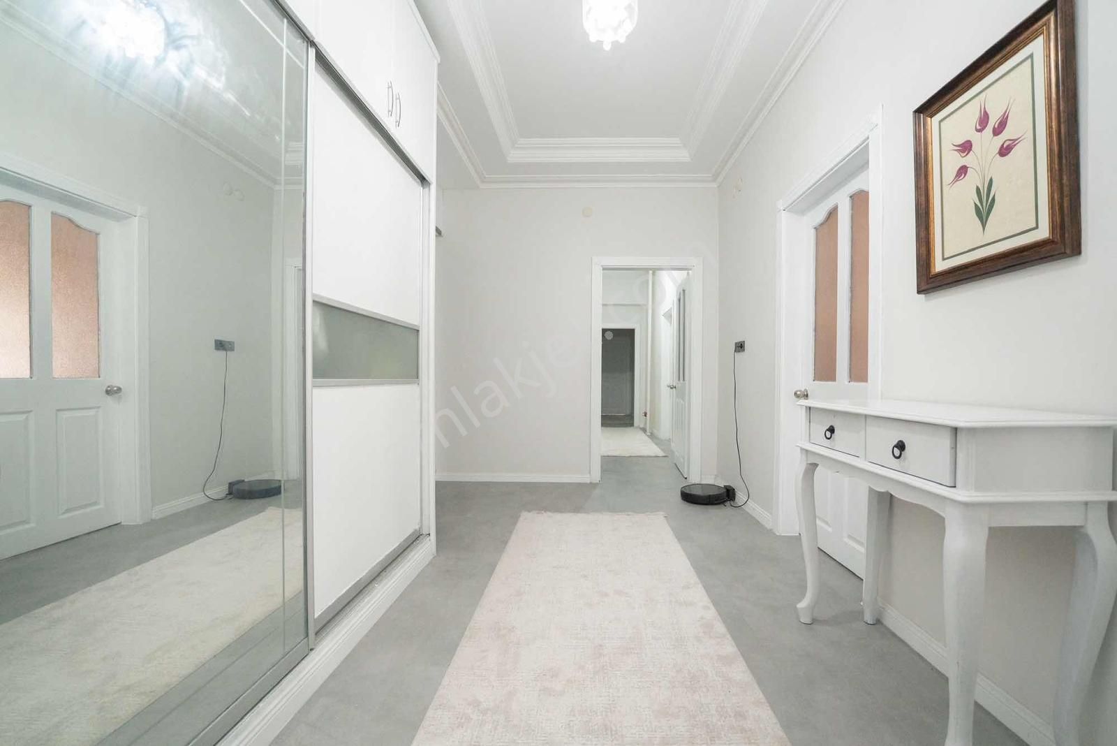 Konal | Şehir Merkezin'de 4+1 Full Yapılı Daire - Görsel 11