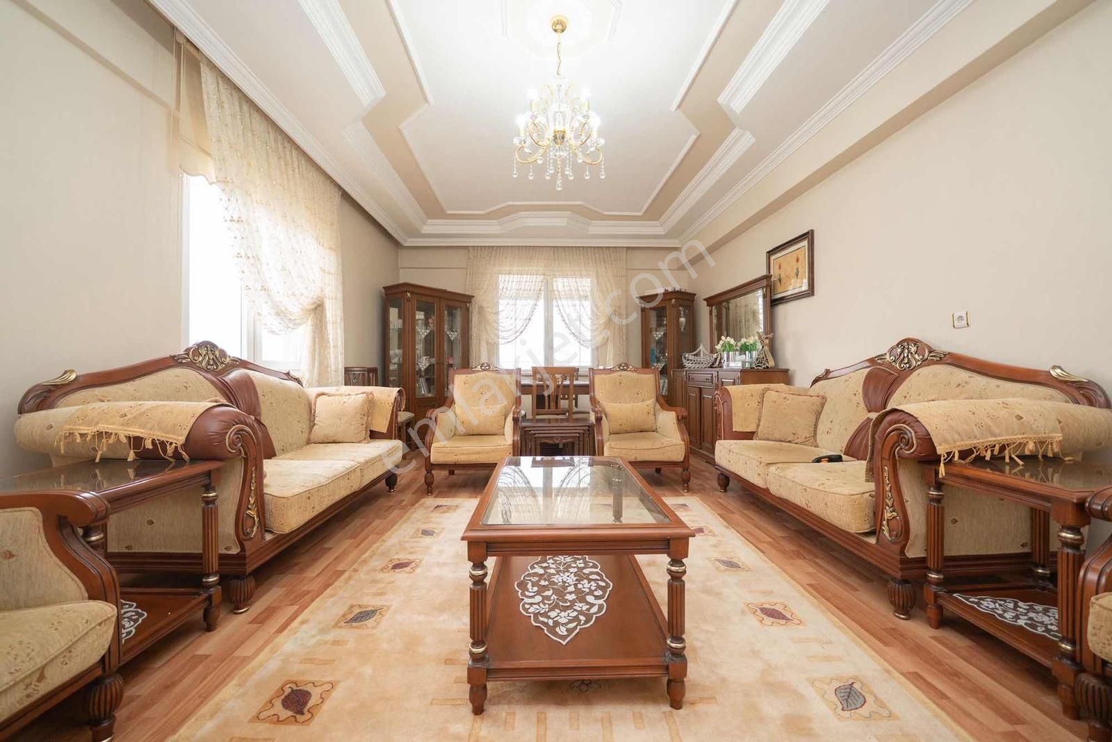 Konal | Şehir Merkezin'de 4+1 Full Yapılı Daire - Görsel 20