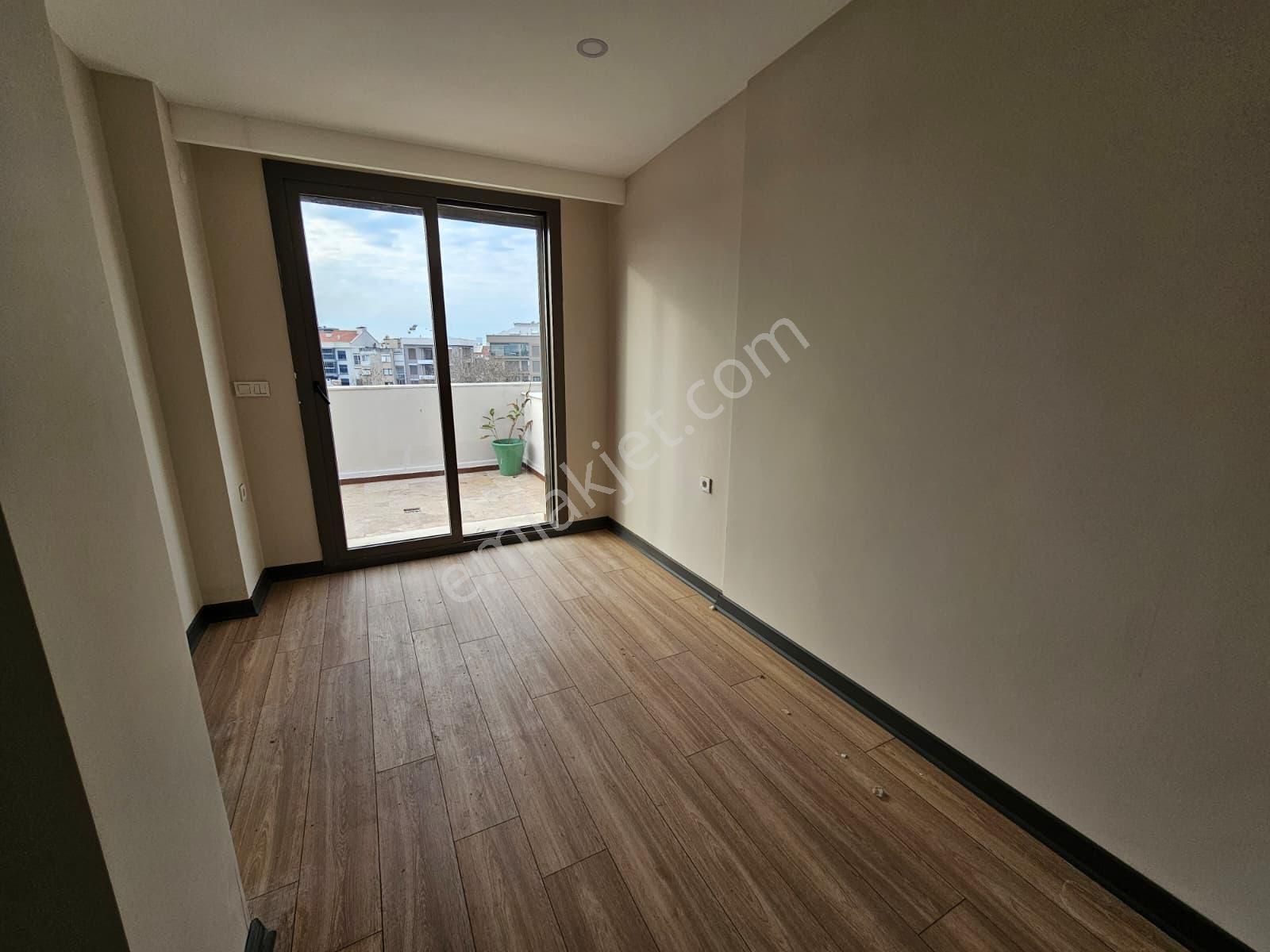 Karşıyaka Aksoy Palmıye Sokakta Satılık 3+1 Dubleks - Görsel 8