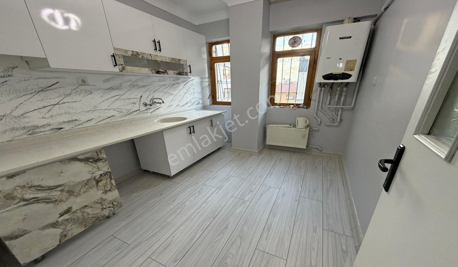 Kuşcağız Gazeller Caddesi Yüksek Giriş Ful Yapılı Balkonlu