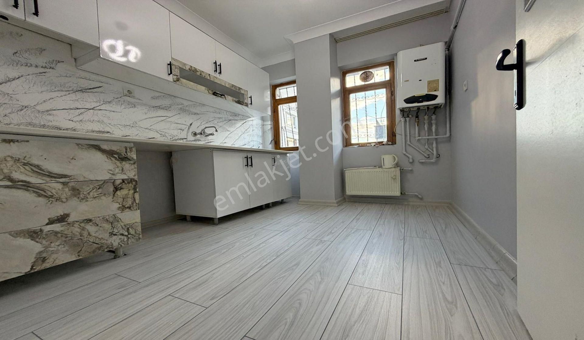 Kuşcağız Gazeller Caddesi Yüksek Giriş Ful Yapılı Balkonlu - Görsel 4