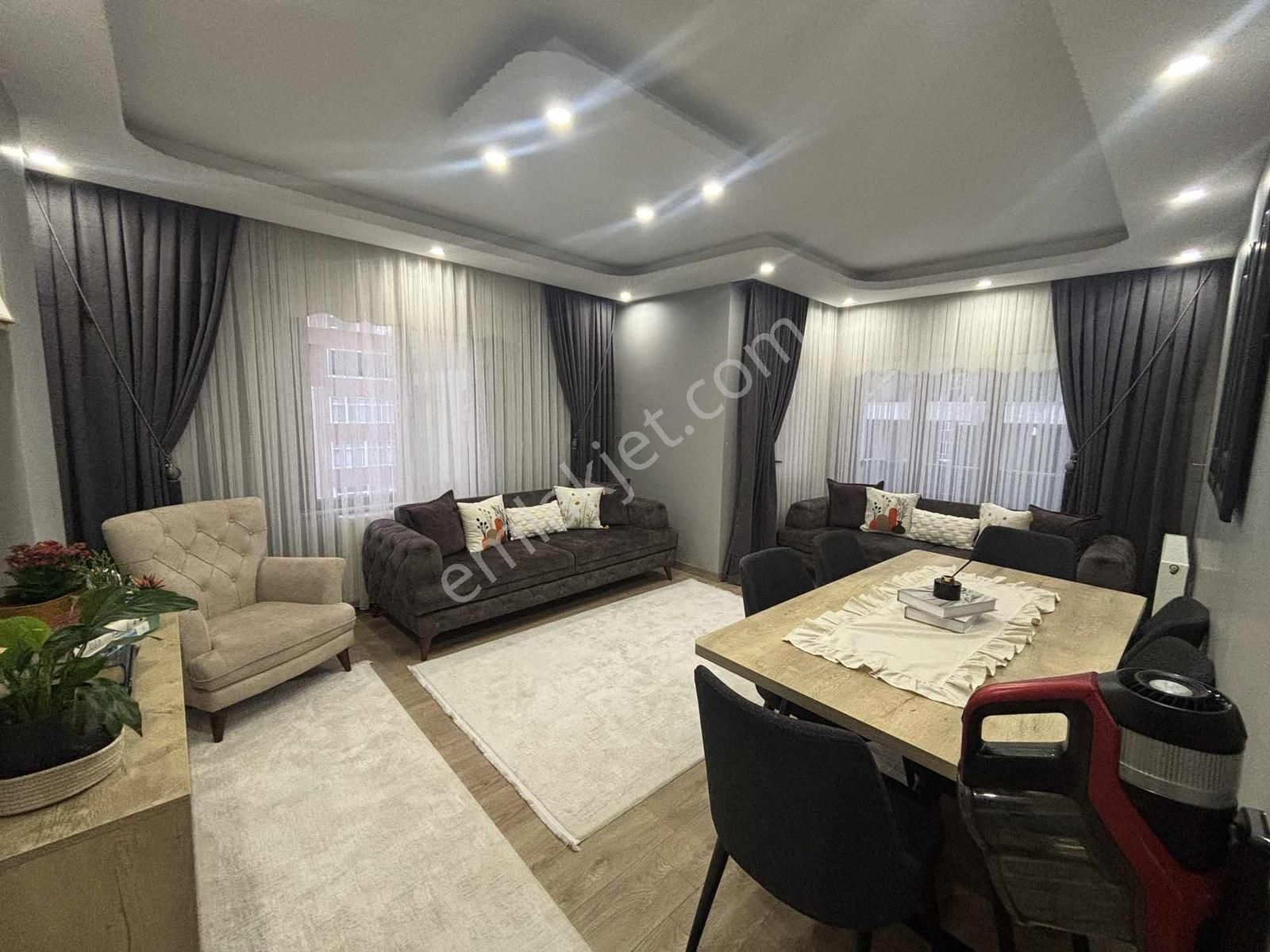 Fa Özbir'den Merkezi Lokasyonda Çift Girişli 4+2 Dublex Daire..